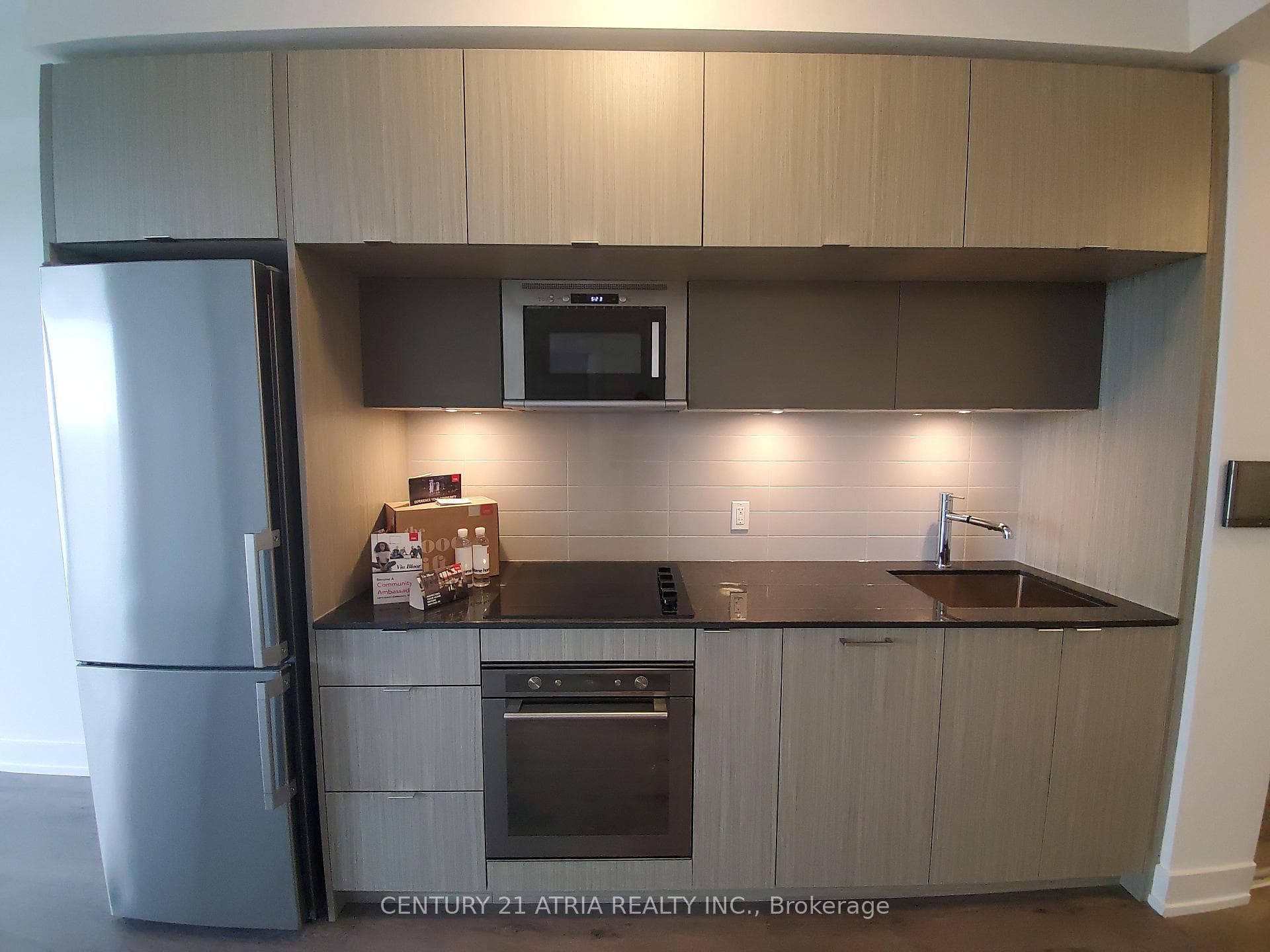 575 Bloor Street Unit 2206 photo 1