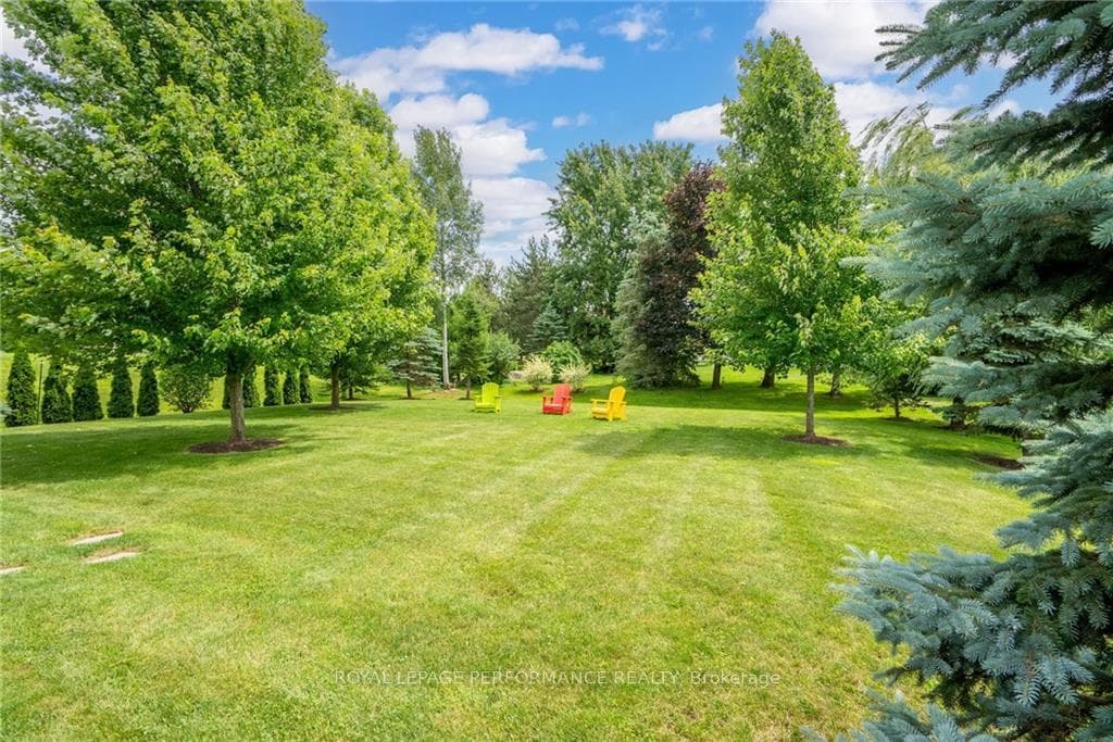 5 STRATFORD Boulevard photo 28