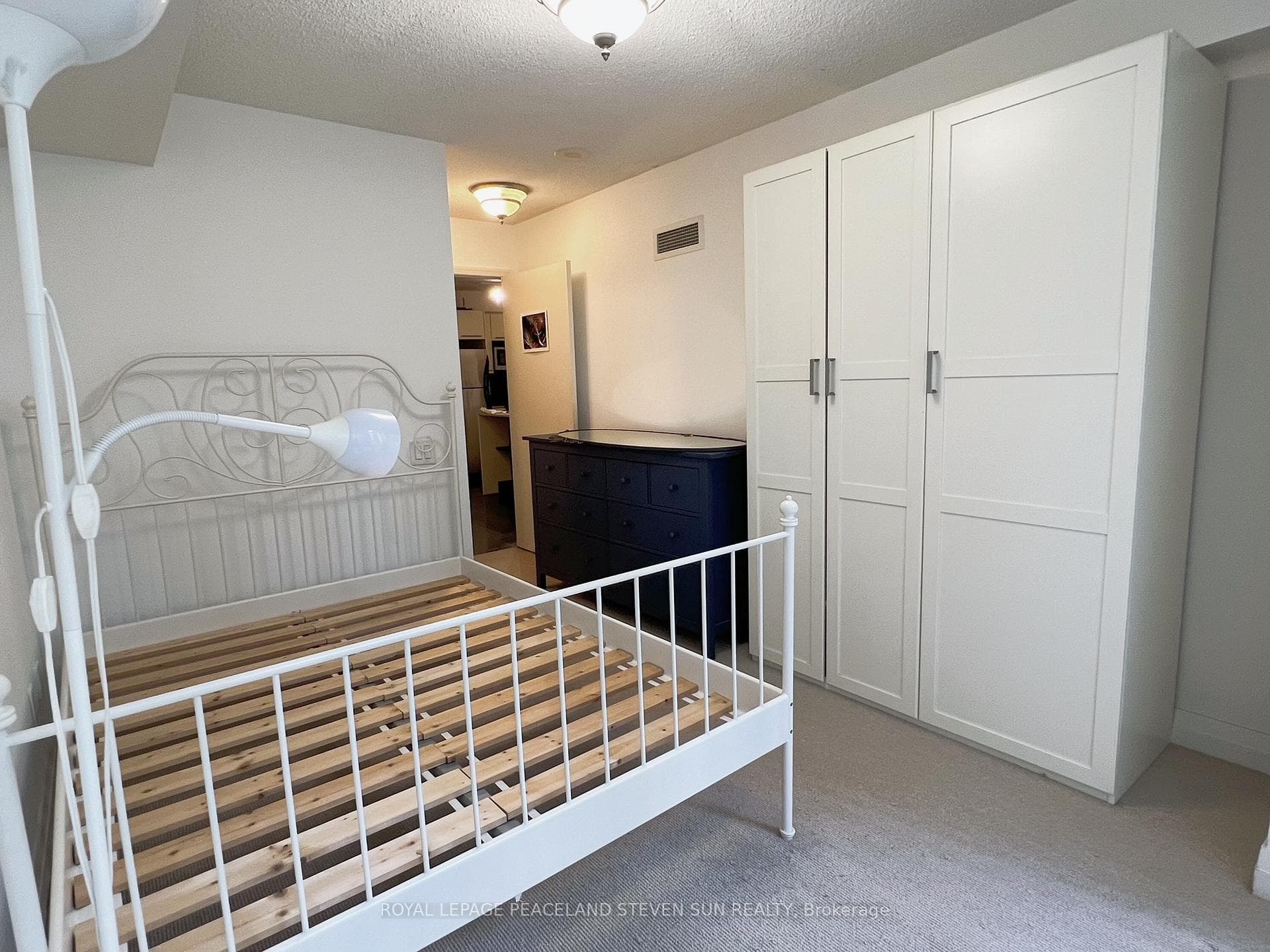 25 Carlton Street Unit 326 photo 8