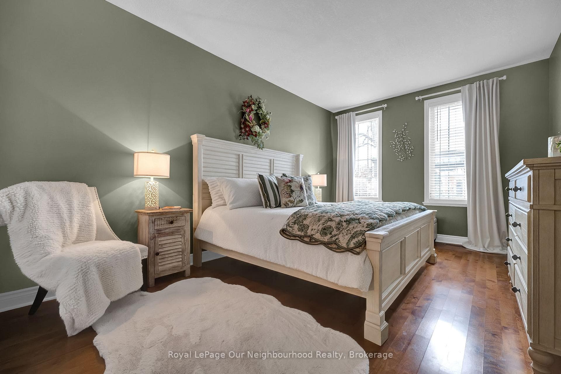 primary bedroom (main)