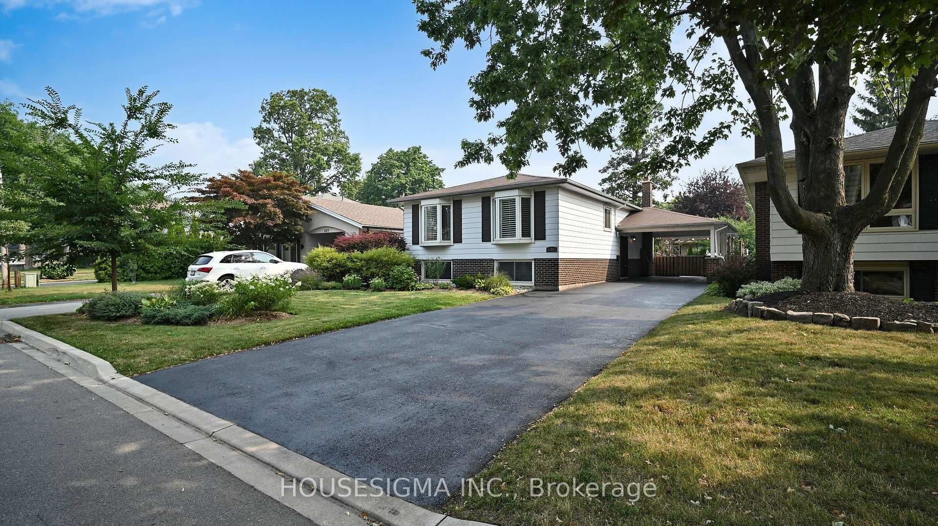 641 Glen Moor Crescent photo 3
