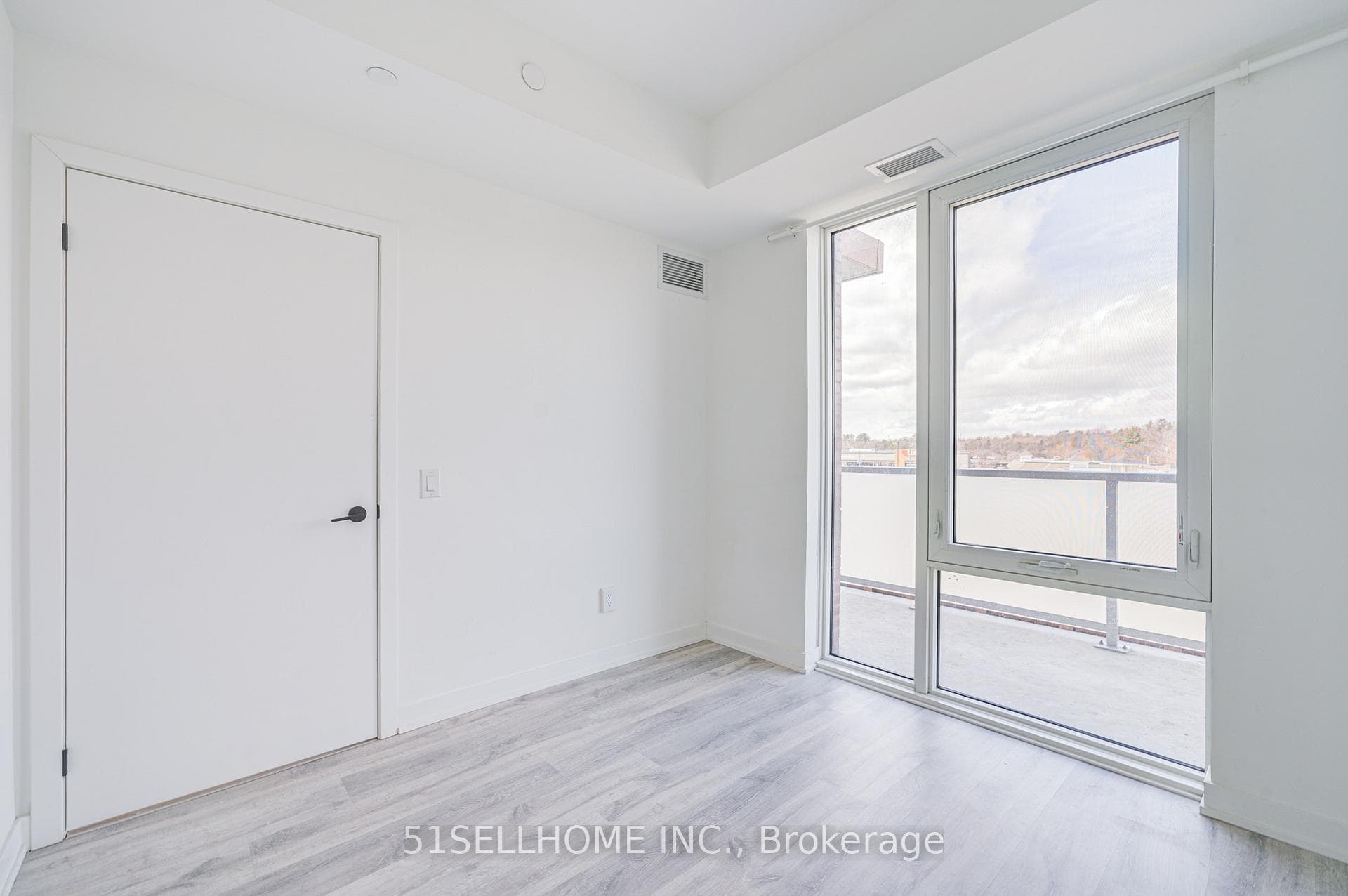 215 Lakeshore Road Unit 333 photo 33