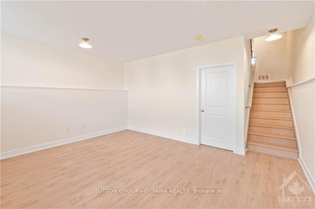 36 MARGARET GRAHAM Terrace photo 24