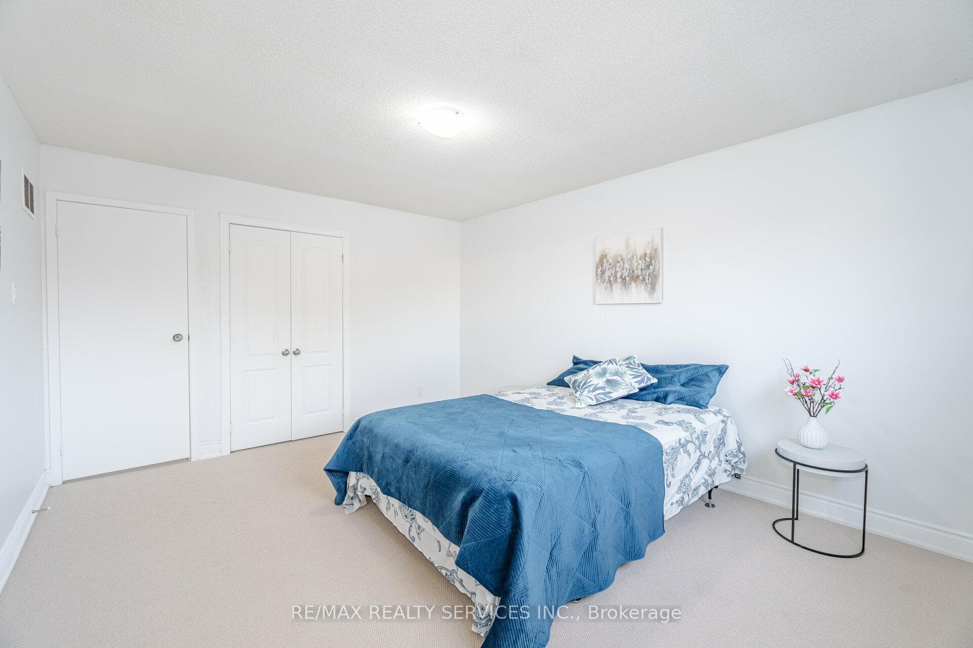 98 Simmons Boulevard photo 20