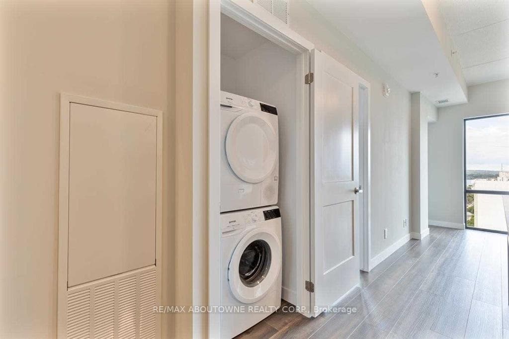 15 Queen Street Unit 1509 photo 15