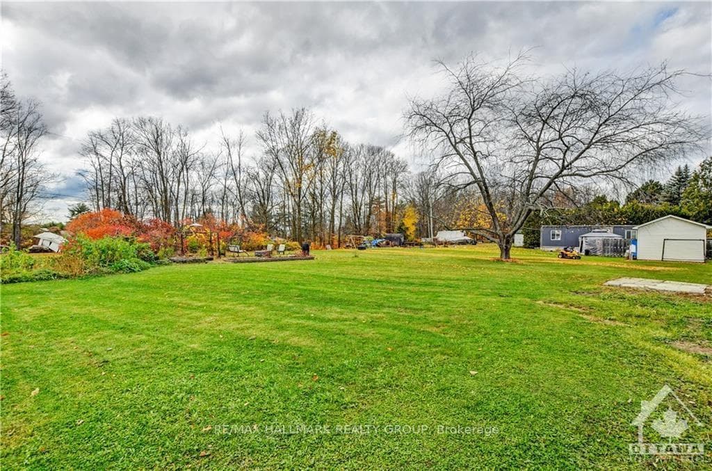 64 RICHARDS Lane photo 21