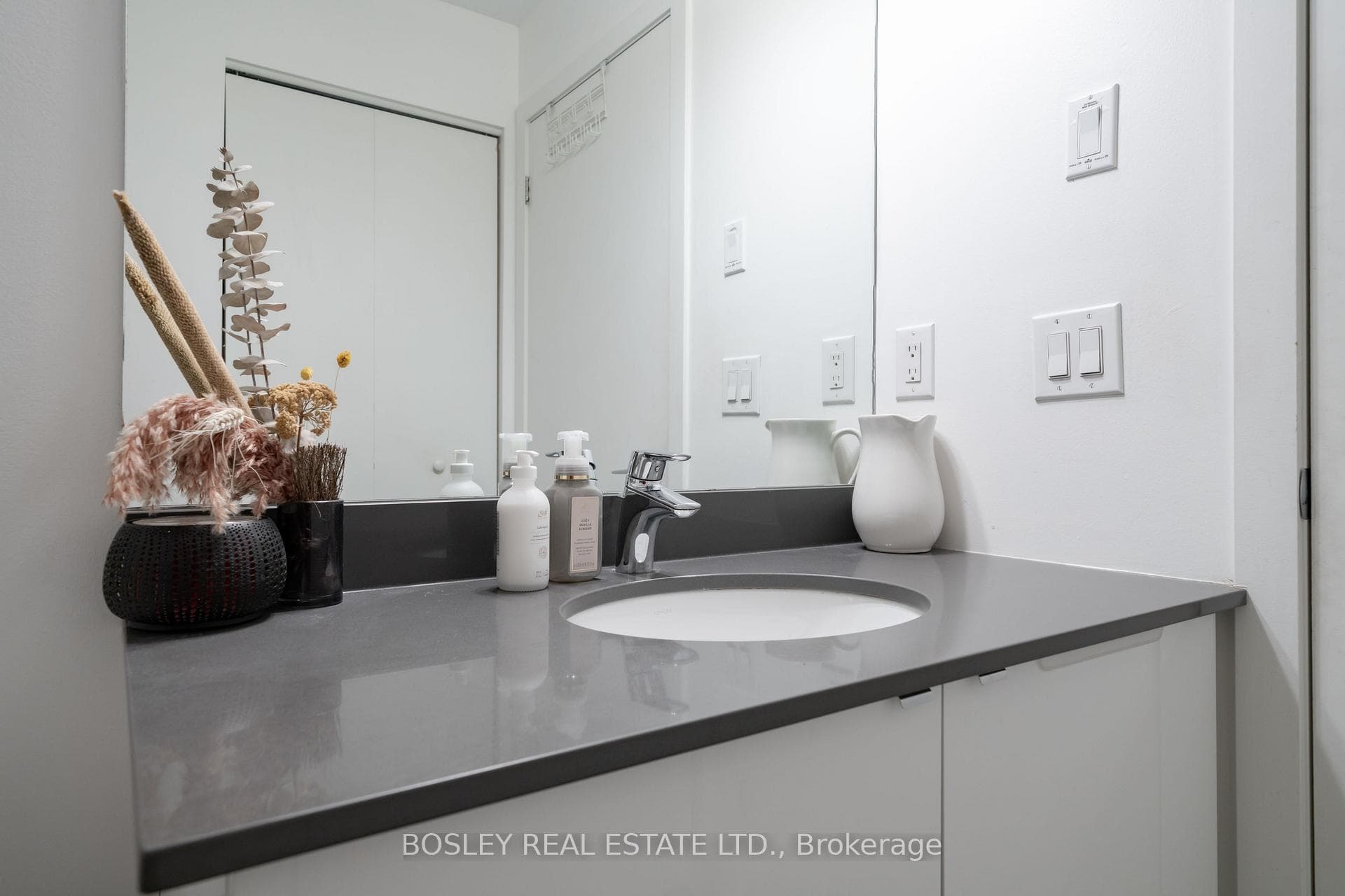 51 East Liberty Street Unit 2310 photo 21