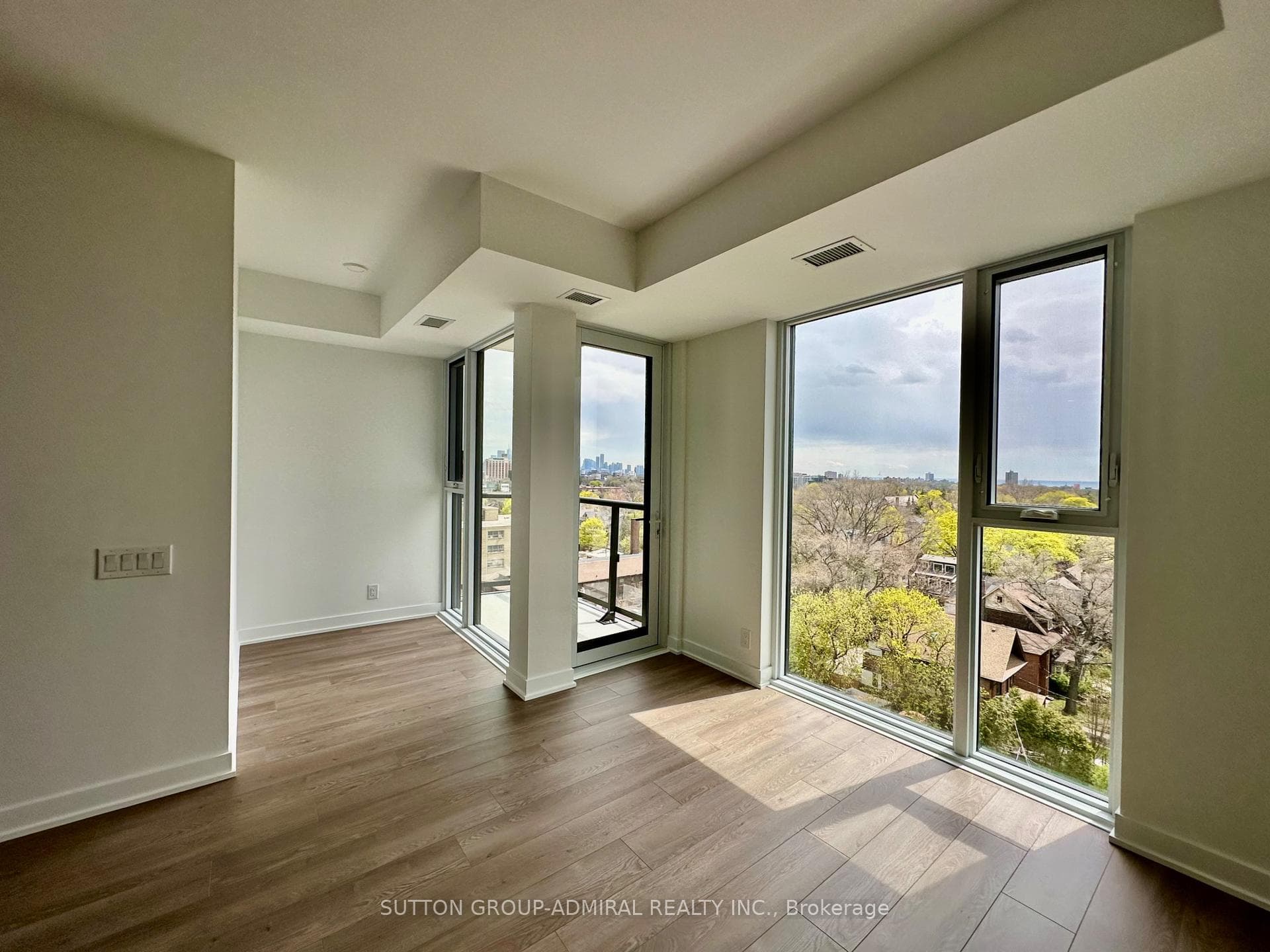 1660 Bloor Street Unit 903 photo 4