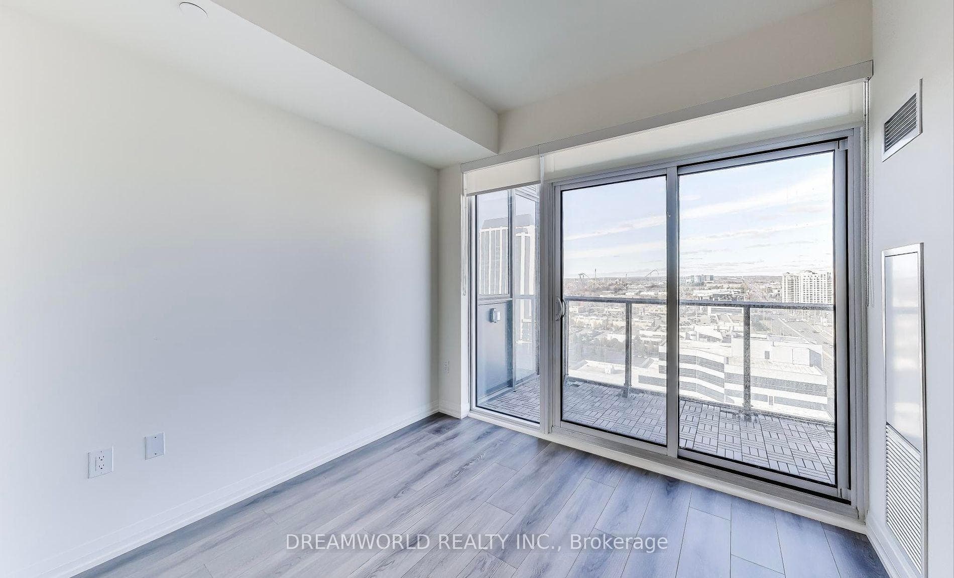 9000 Jane Street Unit 1409 photo 8