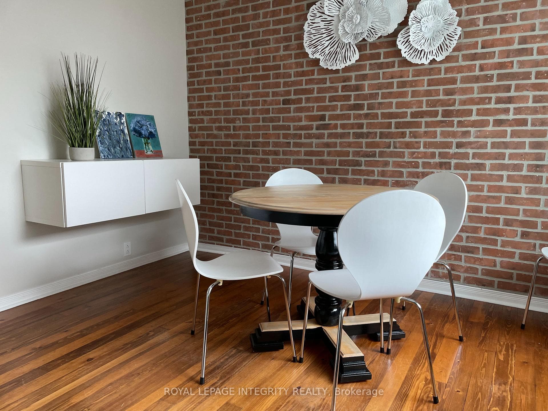 9 Holmwood Avenue photo 4
