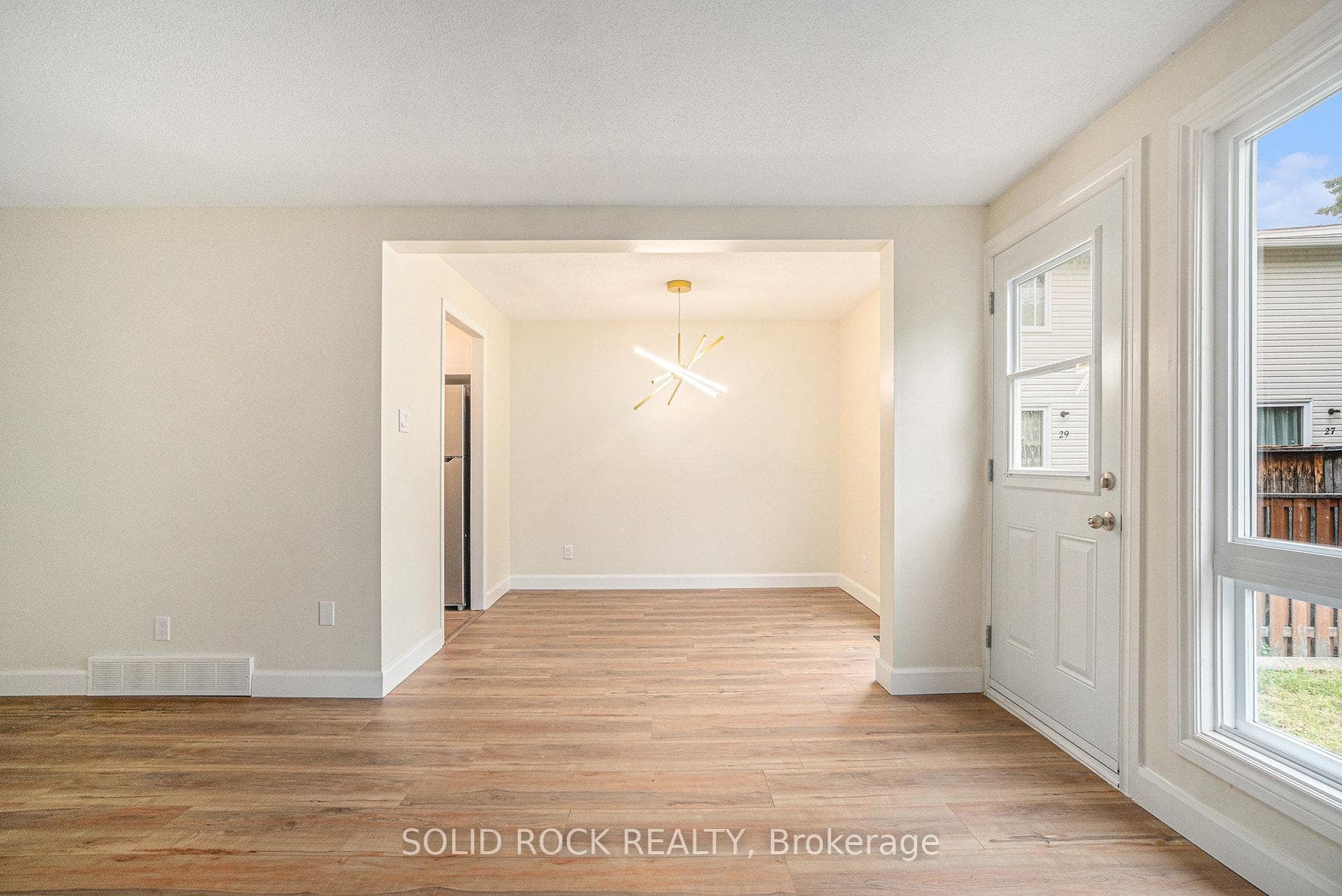 33 Thistledown Court photo 7