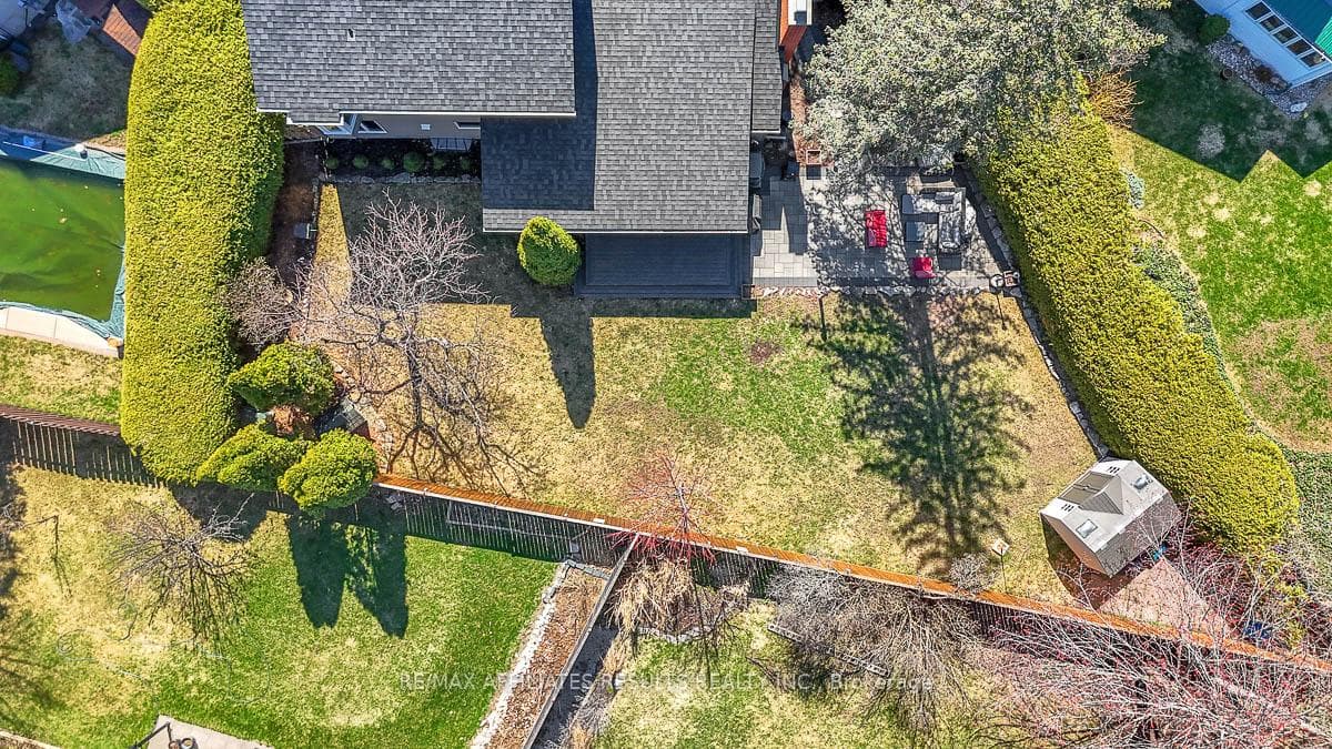 13 Redfox Place photo 39