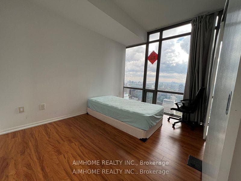 38 Grenville Street Unit 3902 photo 9