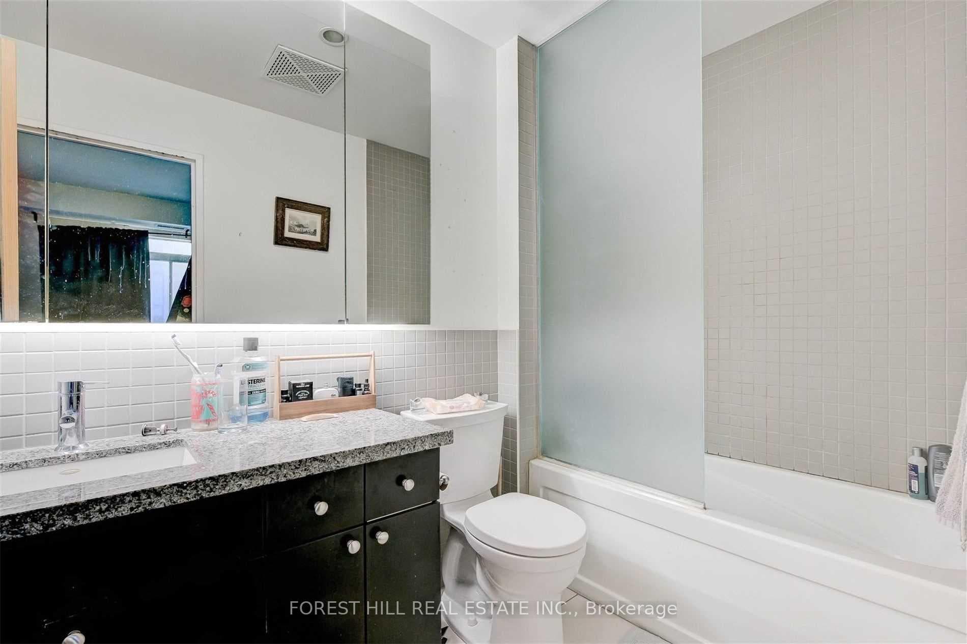 1005 King Street Unit 801 photo 14