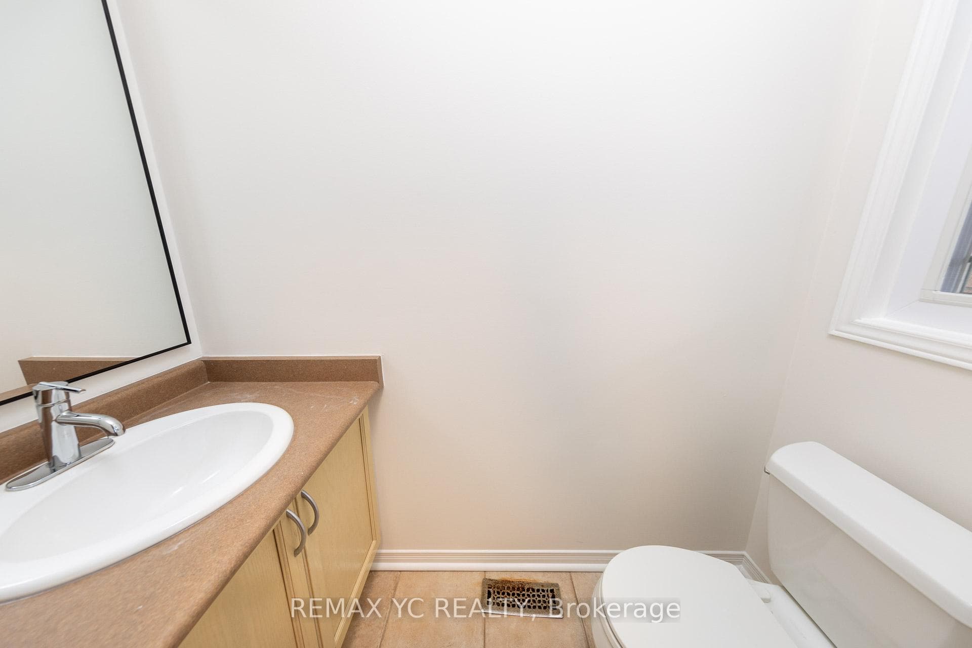 299 Bantry Avenue photo 16