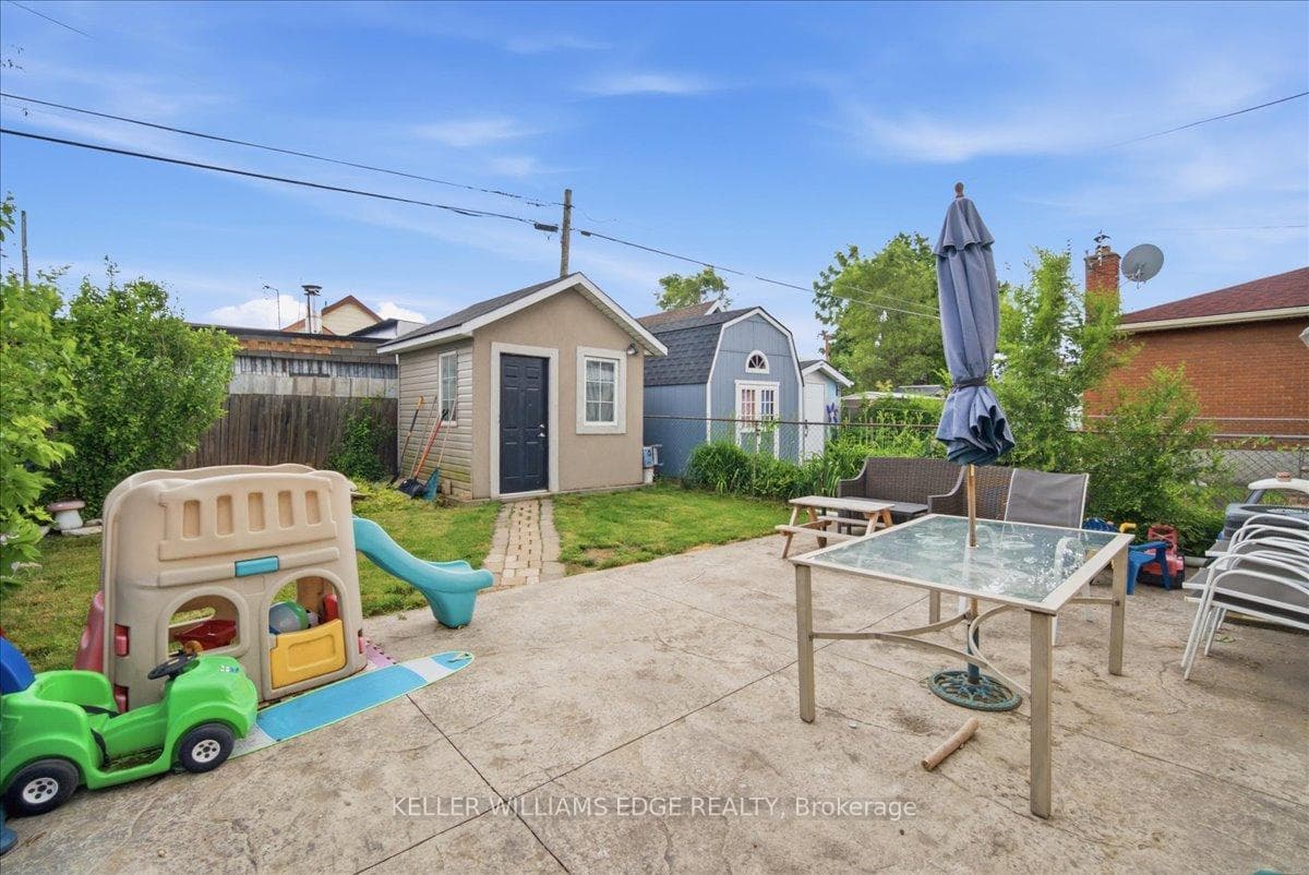 22 Delena Avenue photo 24