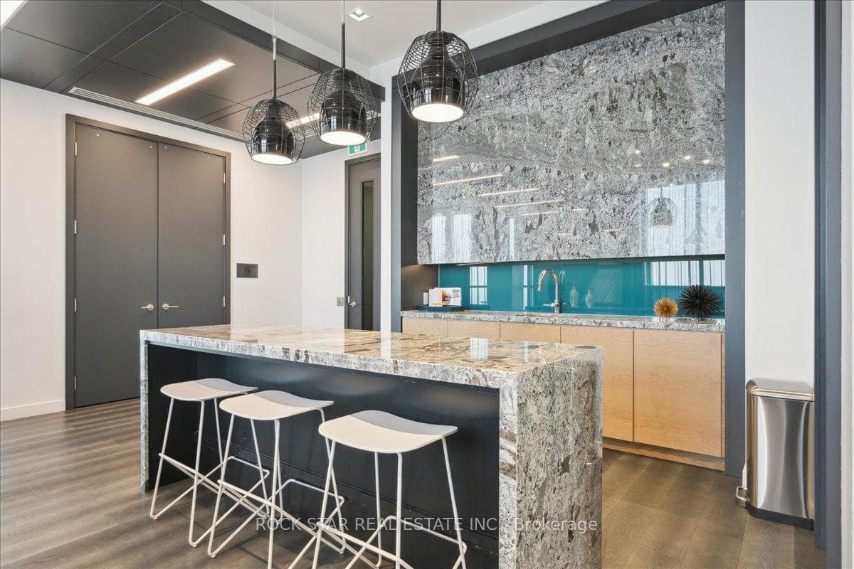 20 Thomas Riley Road Unit 1510 photo 35