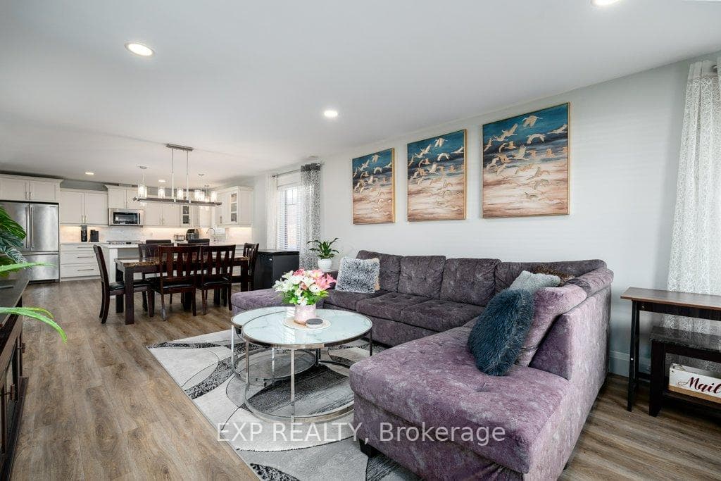 9 Cardinal Court photo 1