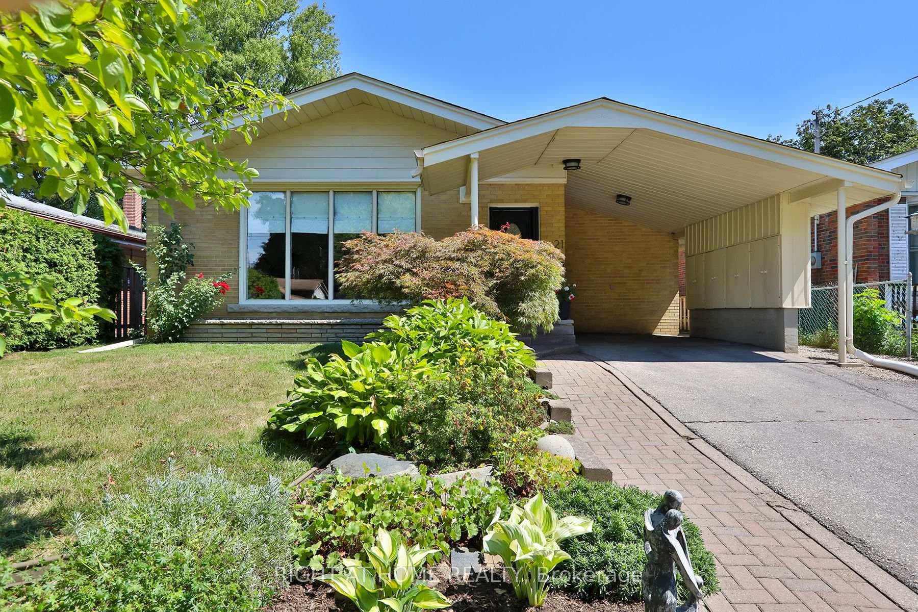 21 Gaiety Drive photo 1