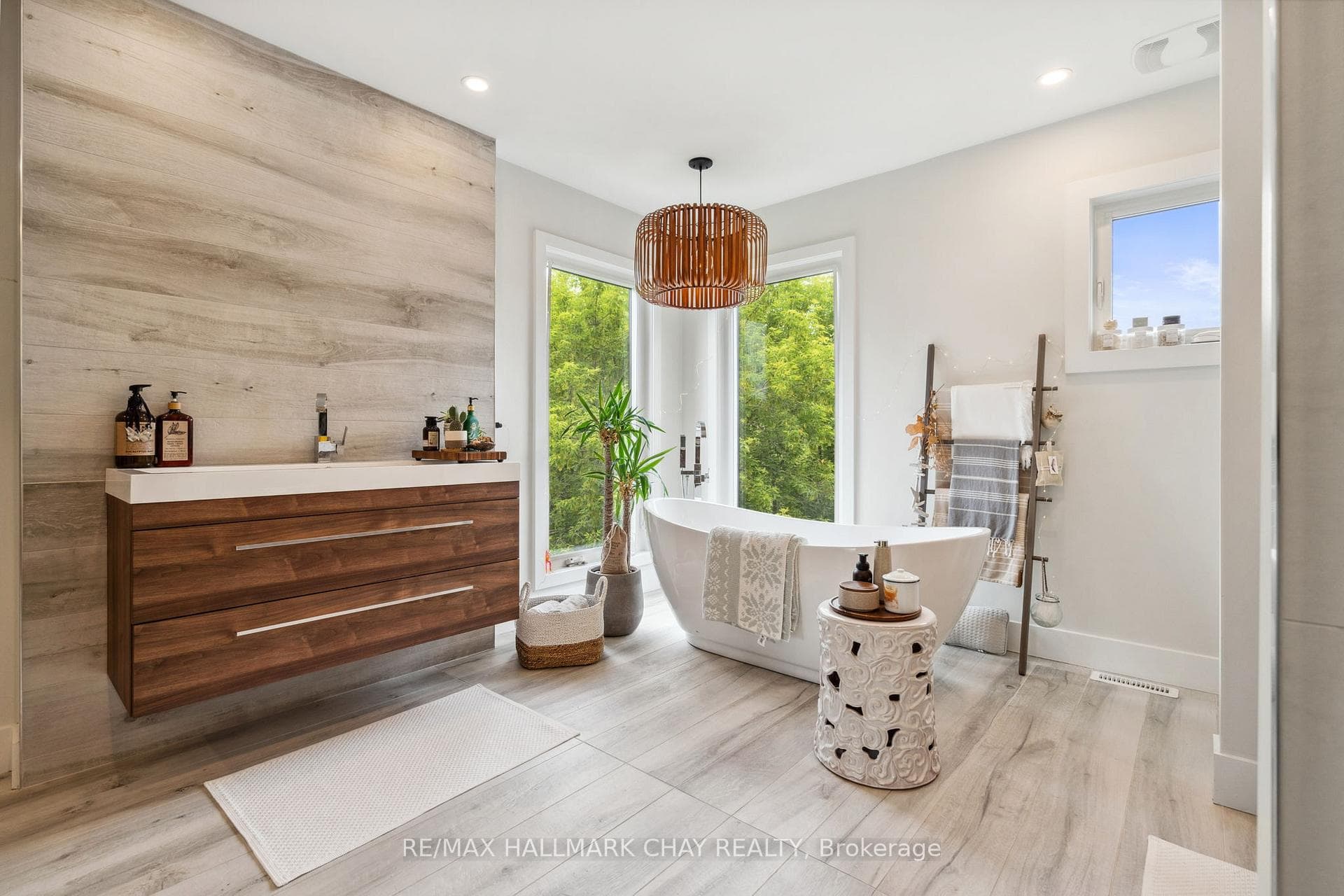 52 Regalia Way photo 16