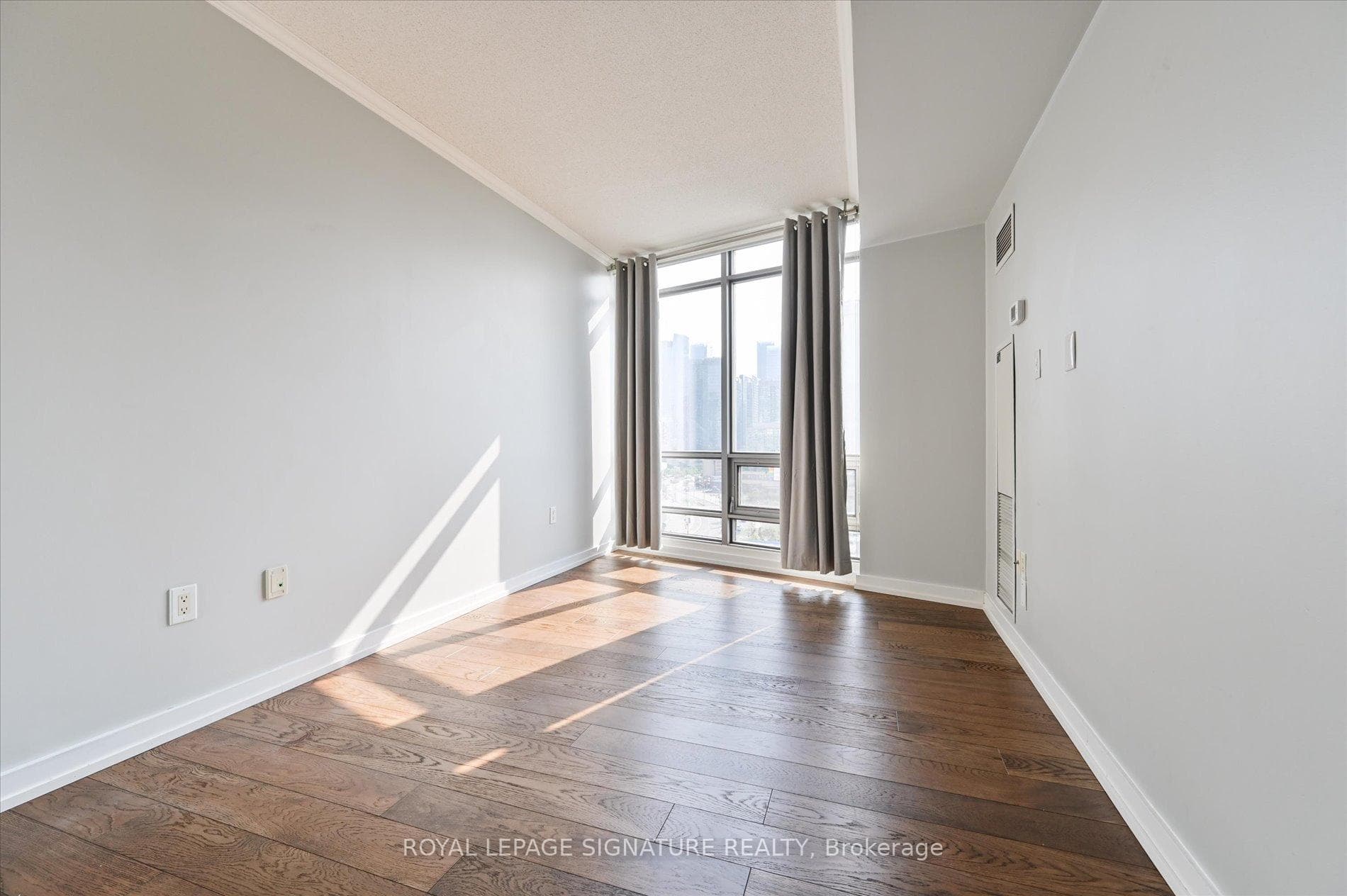 5 Mariner Terrace Unit 1102 photo 18