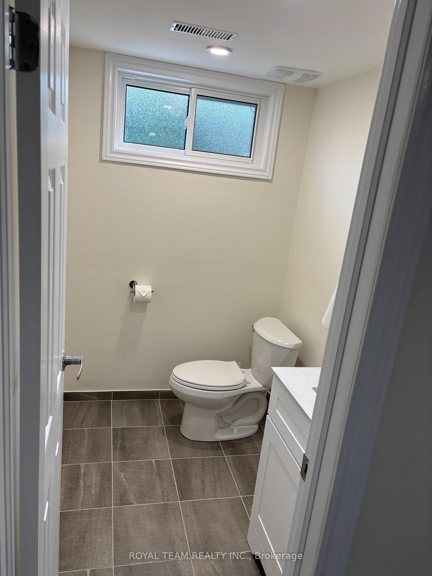 653 Steeplechase Drive photo 40