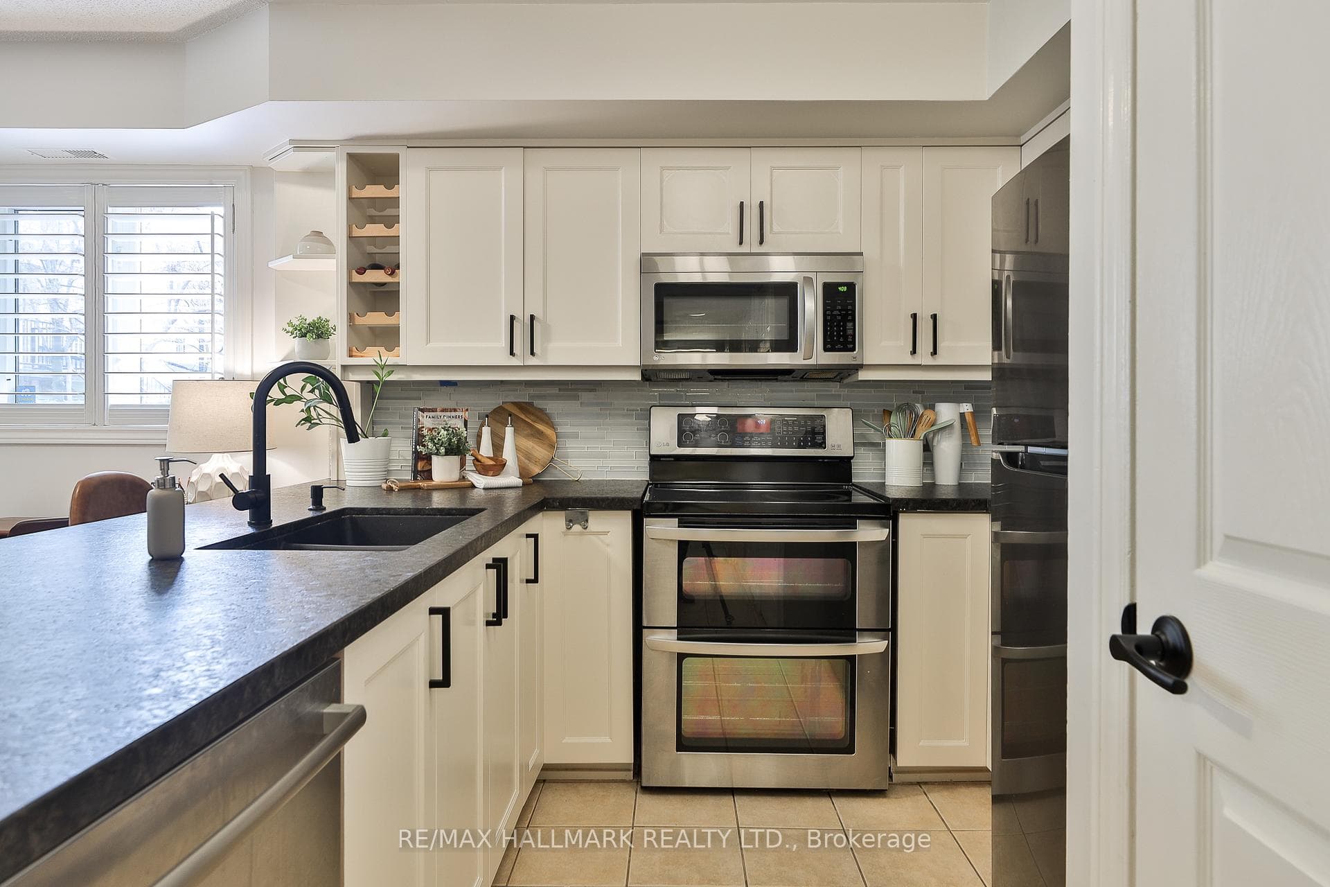 208 Niagara Street Unit 59 photo 10