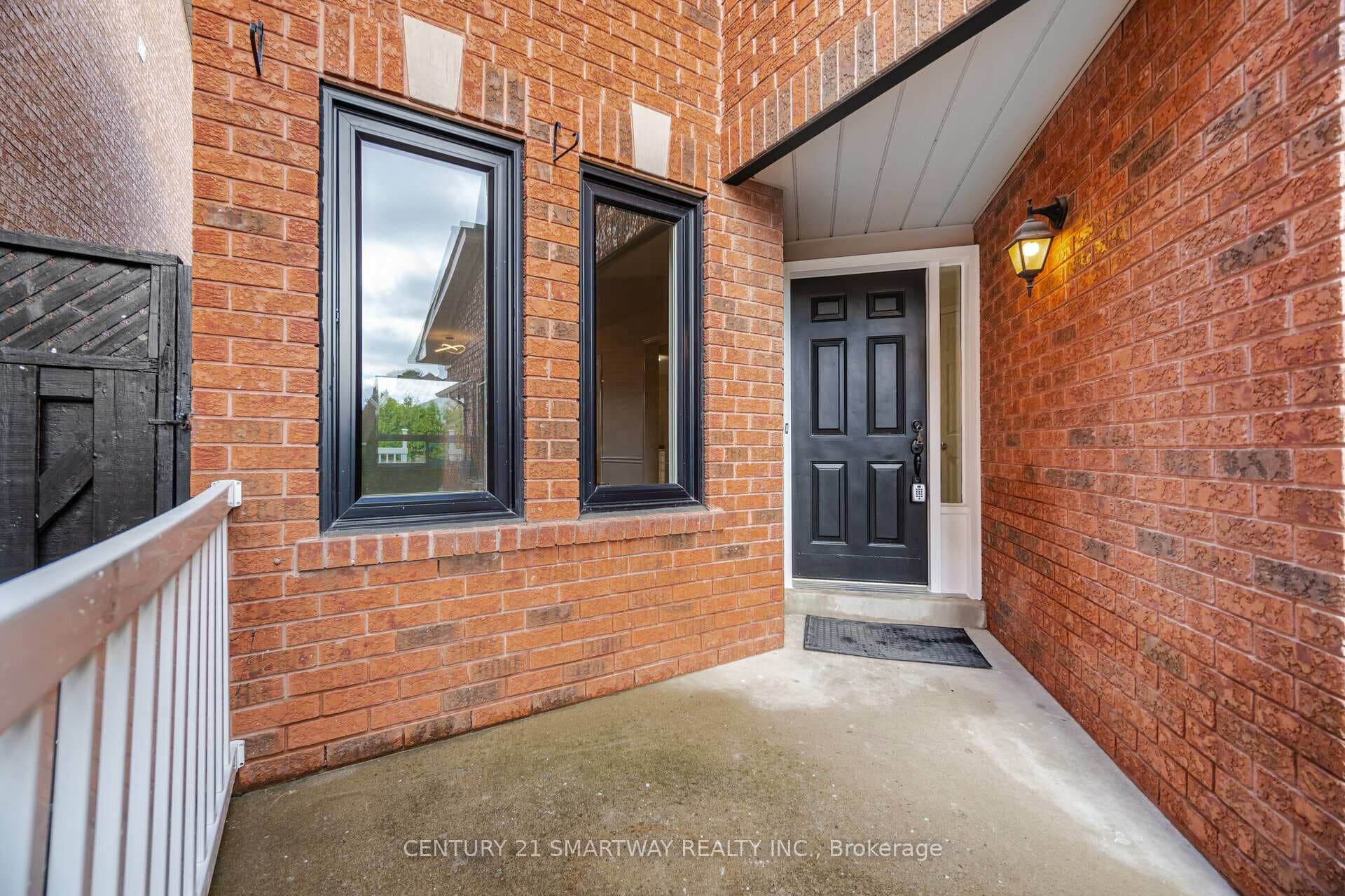 74 Peace Valley Crescent photo 5
