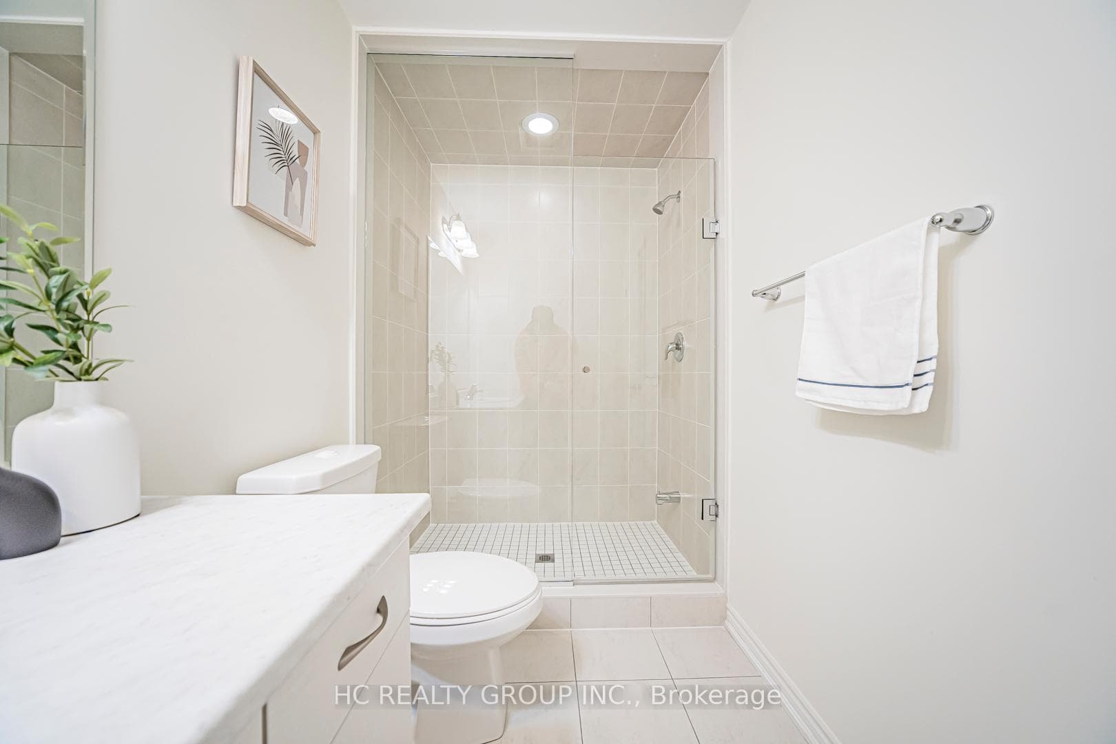 82 Thomas Frisby Jr Crescent photo 41