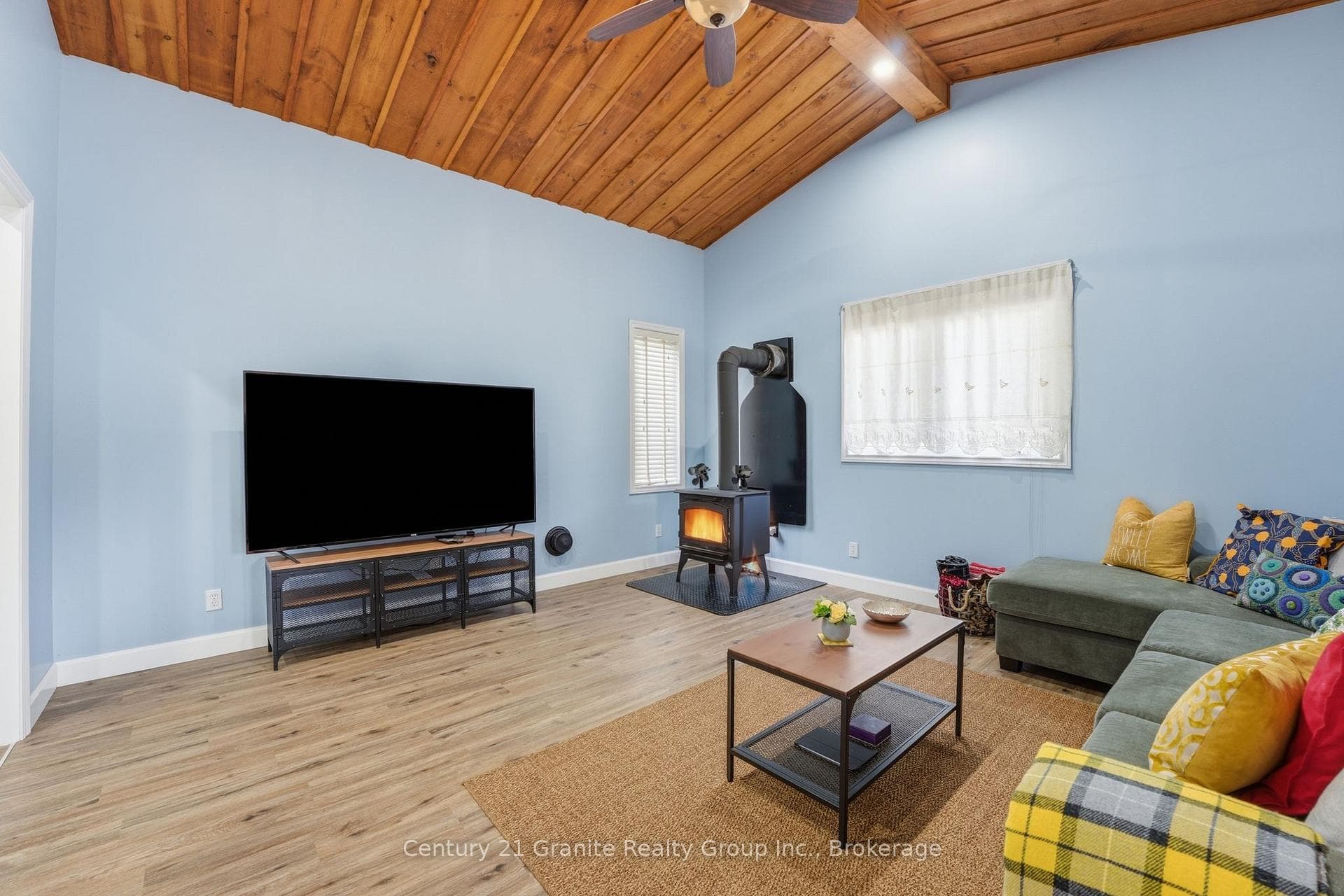 1742 Rose Island Road photo 12
