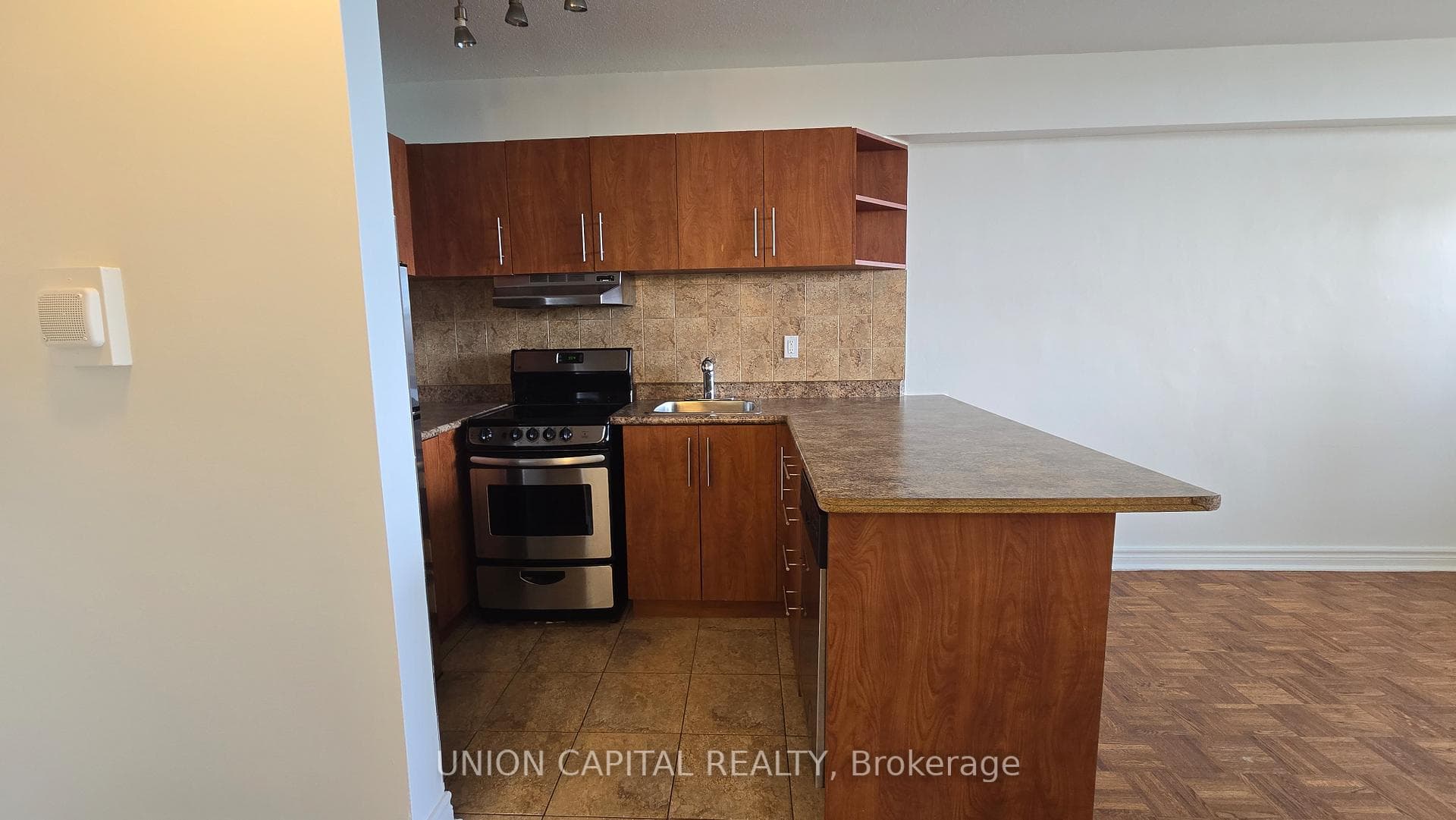 230 Oak Street Unit 2103 photo 2