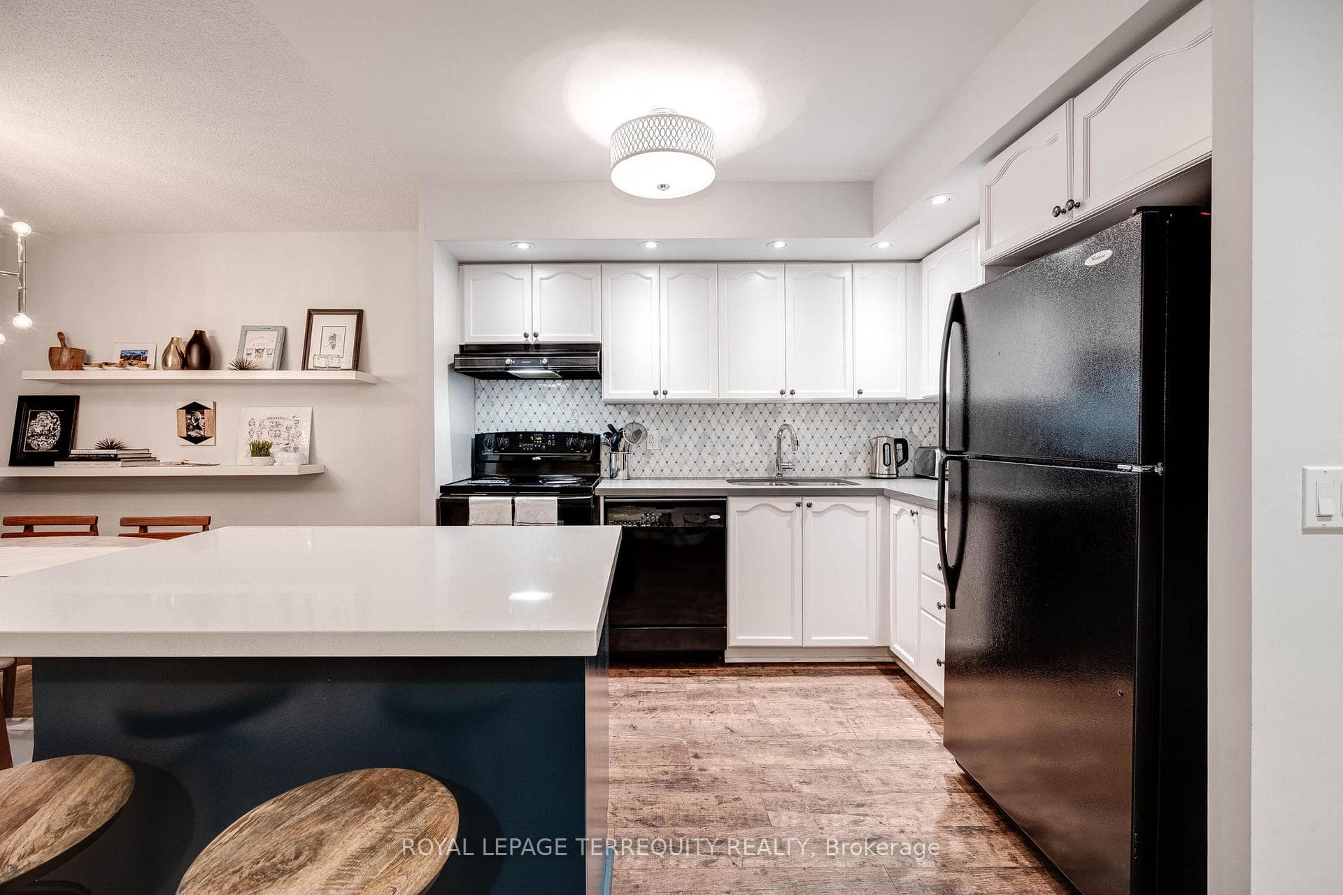 5233 Dundas Street Unit 524 photo 5