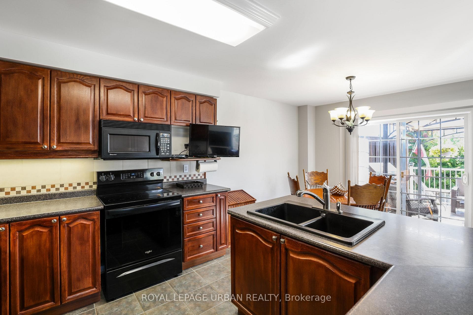 1081 Keswick Court photo 20