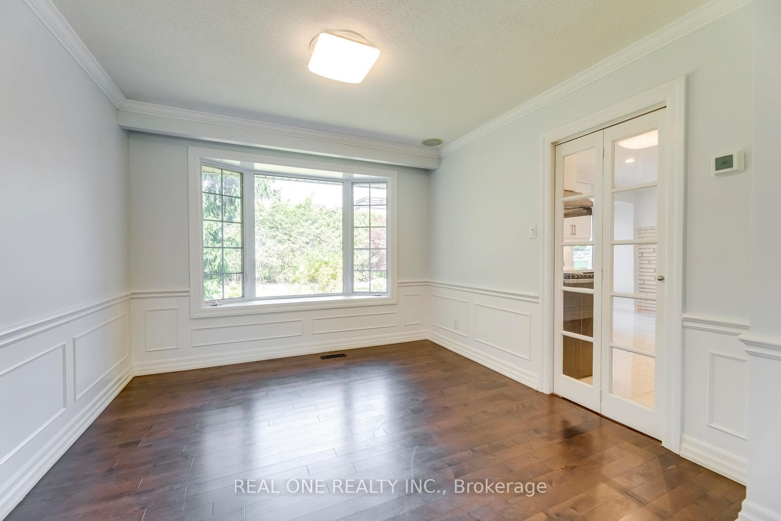 2231 All Saints Crescent photo 12
