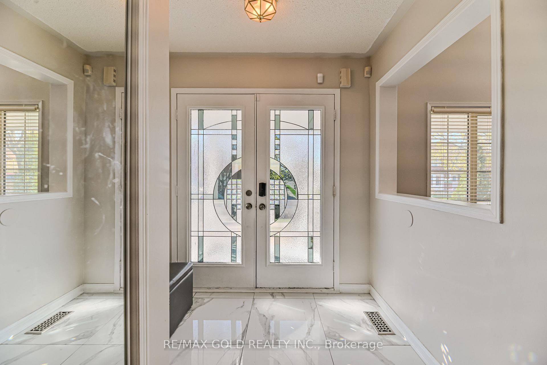 19 Red Clover Road photo 3