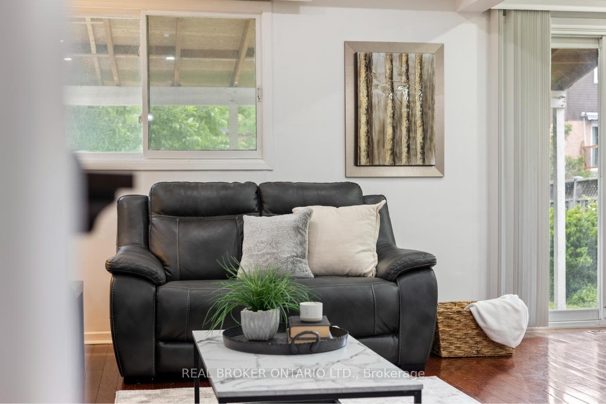 1804 Princelea Place photo 3