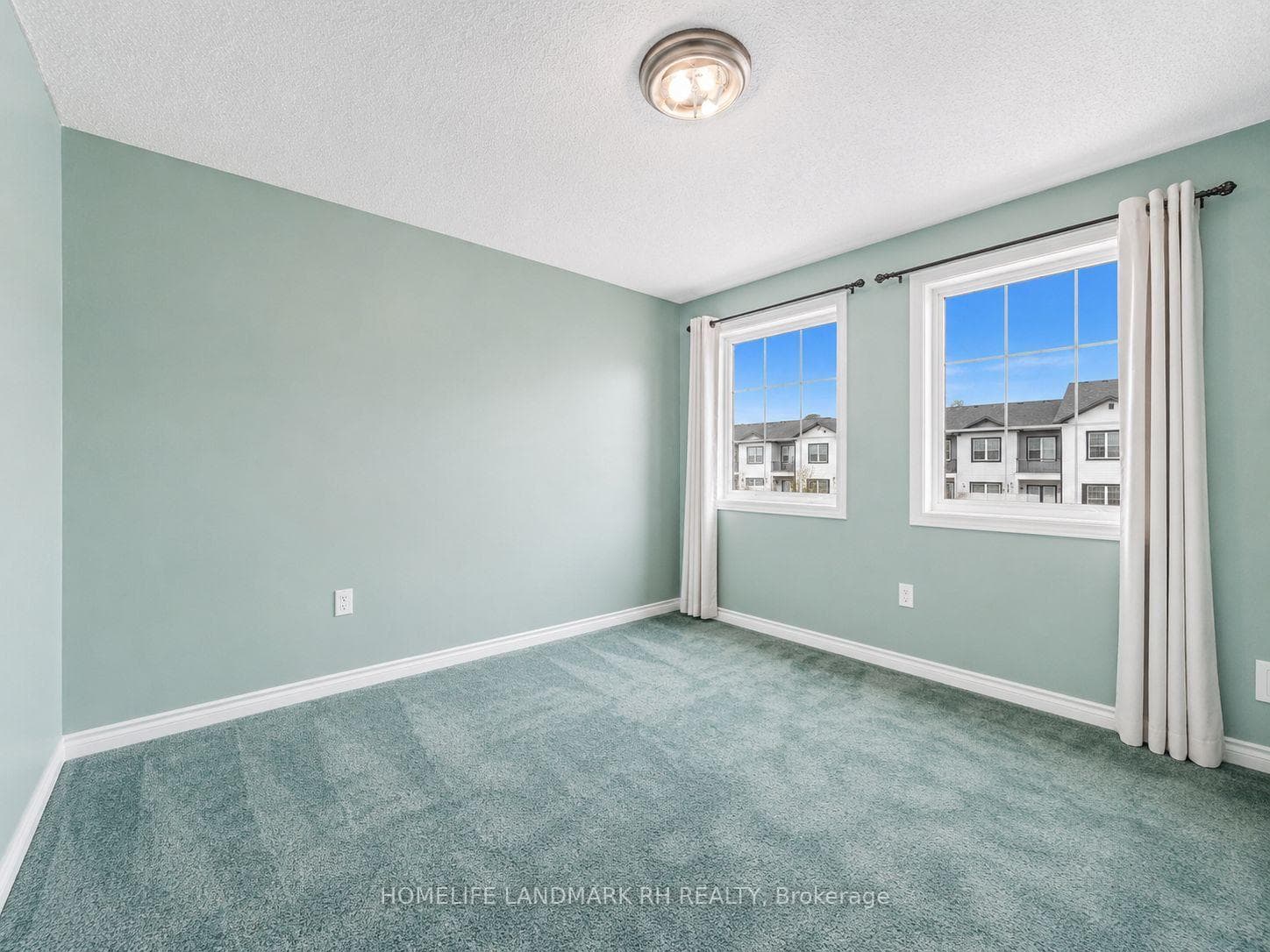 101 Pentland Crescent photo 14