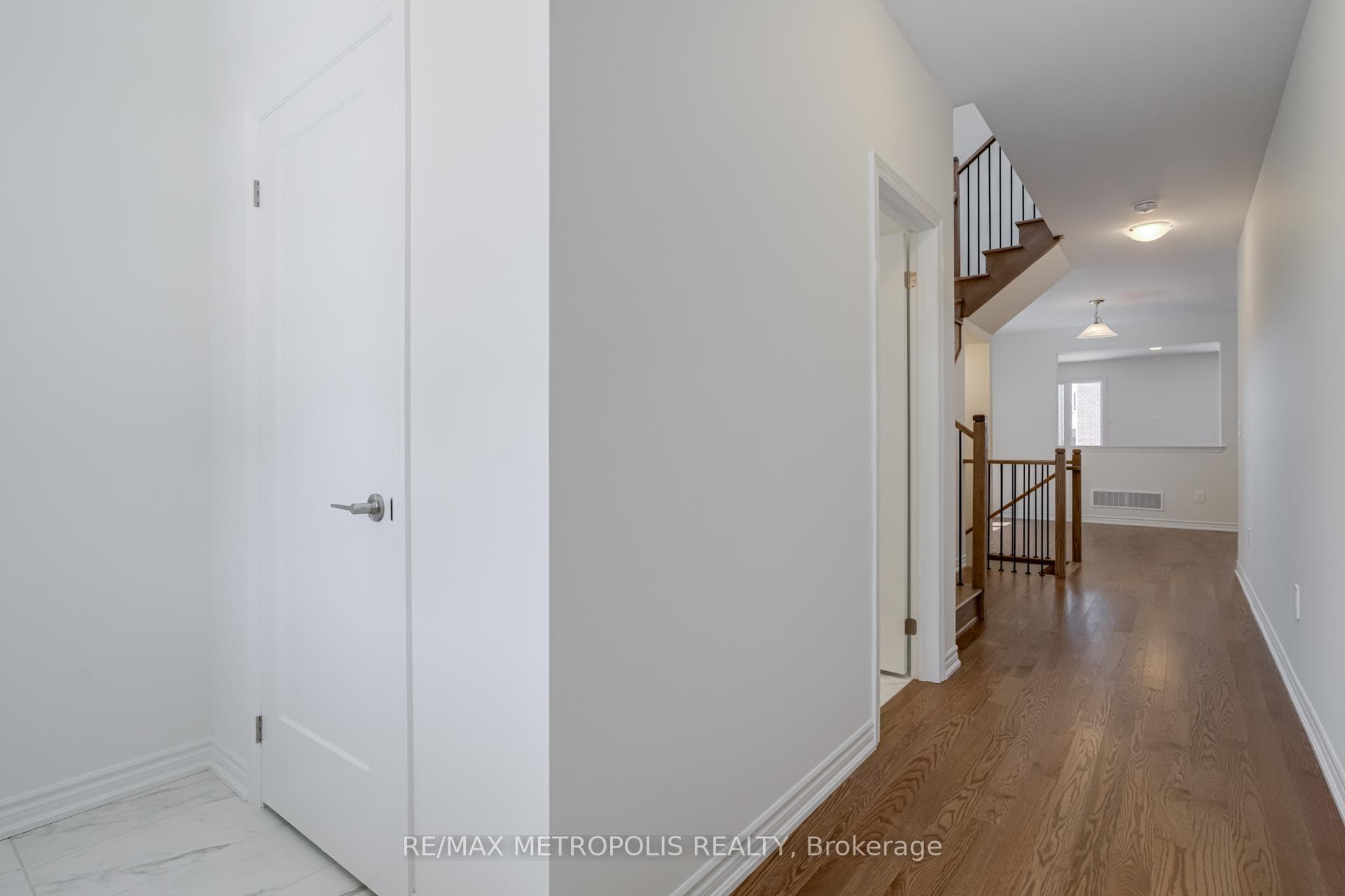 1481 Buttercup Court photo 6