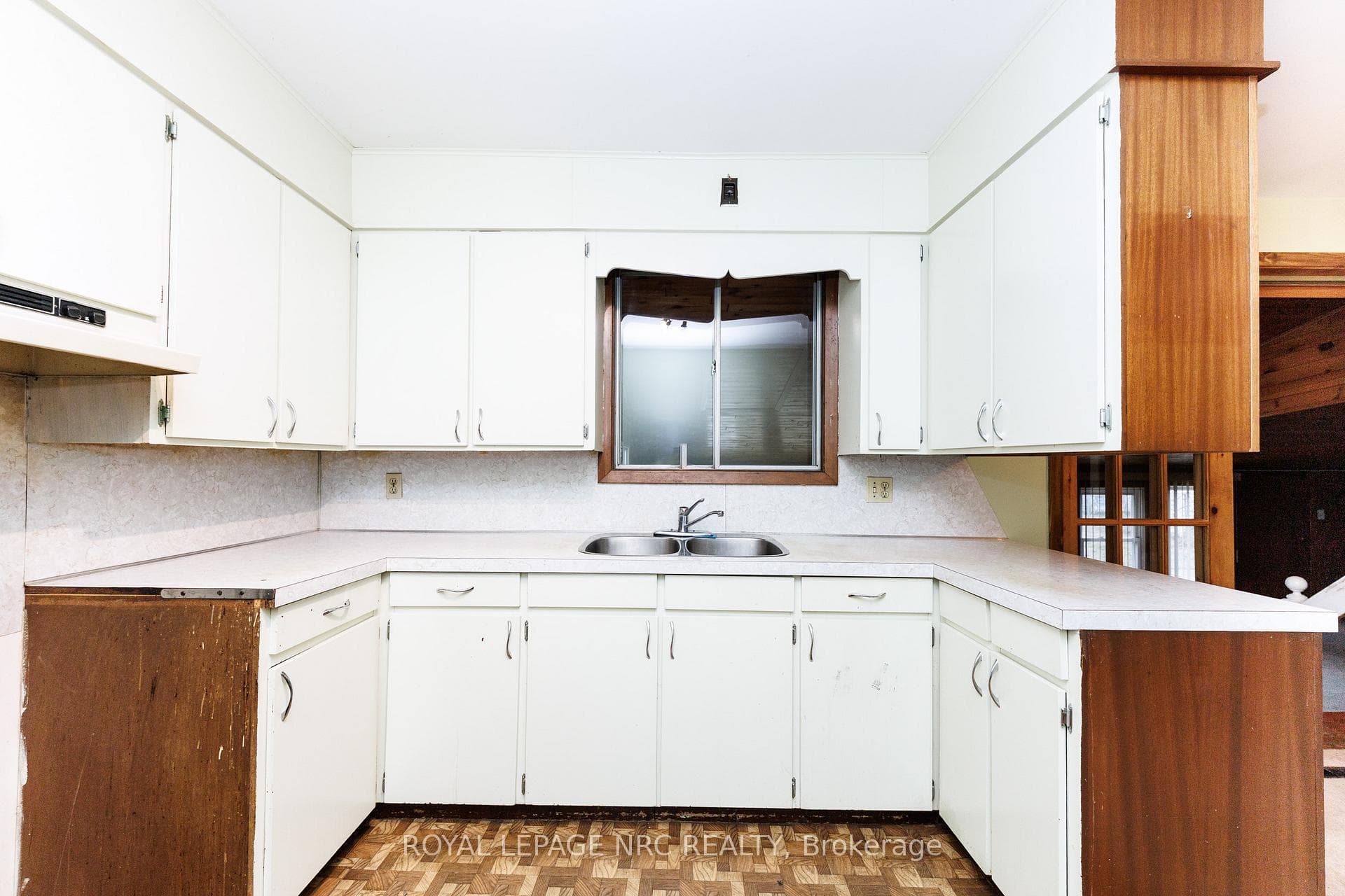 33 Strathmore Crescent photo 14