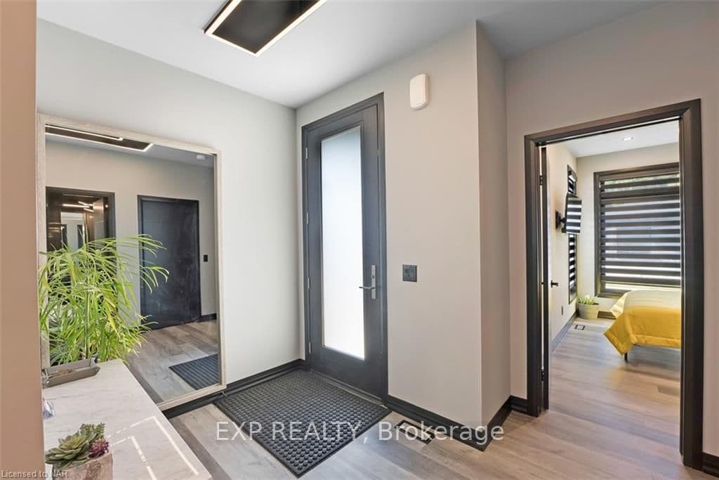 300 RICHMOND Street Unit 17 photo 3