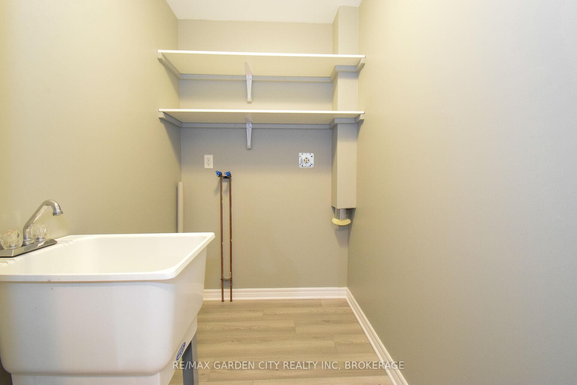 162 FIRST Street Unit 11 photo 26