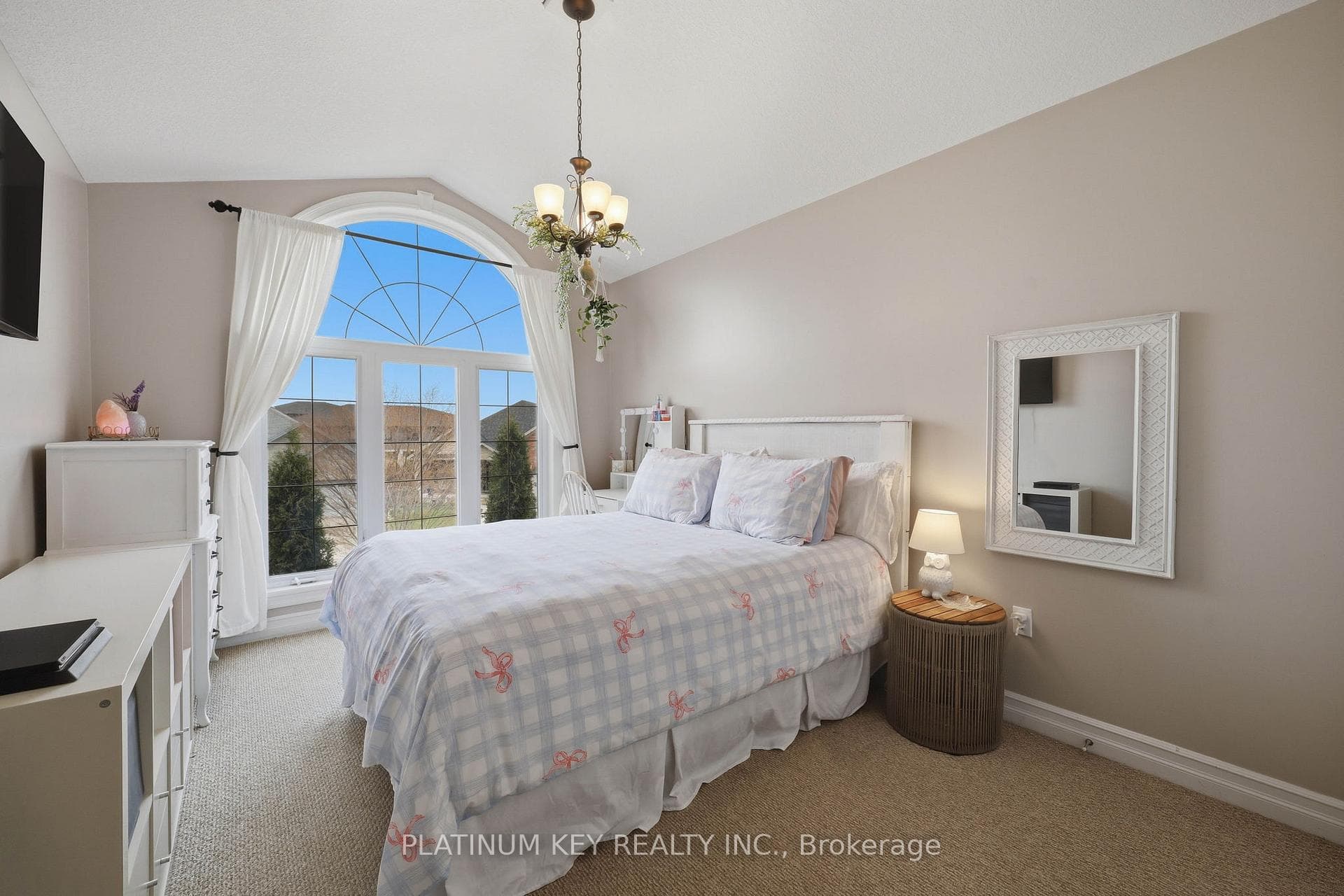 979 Moy Crescent photo 23