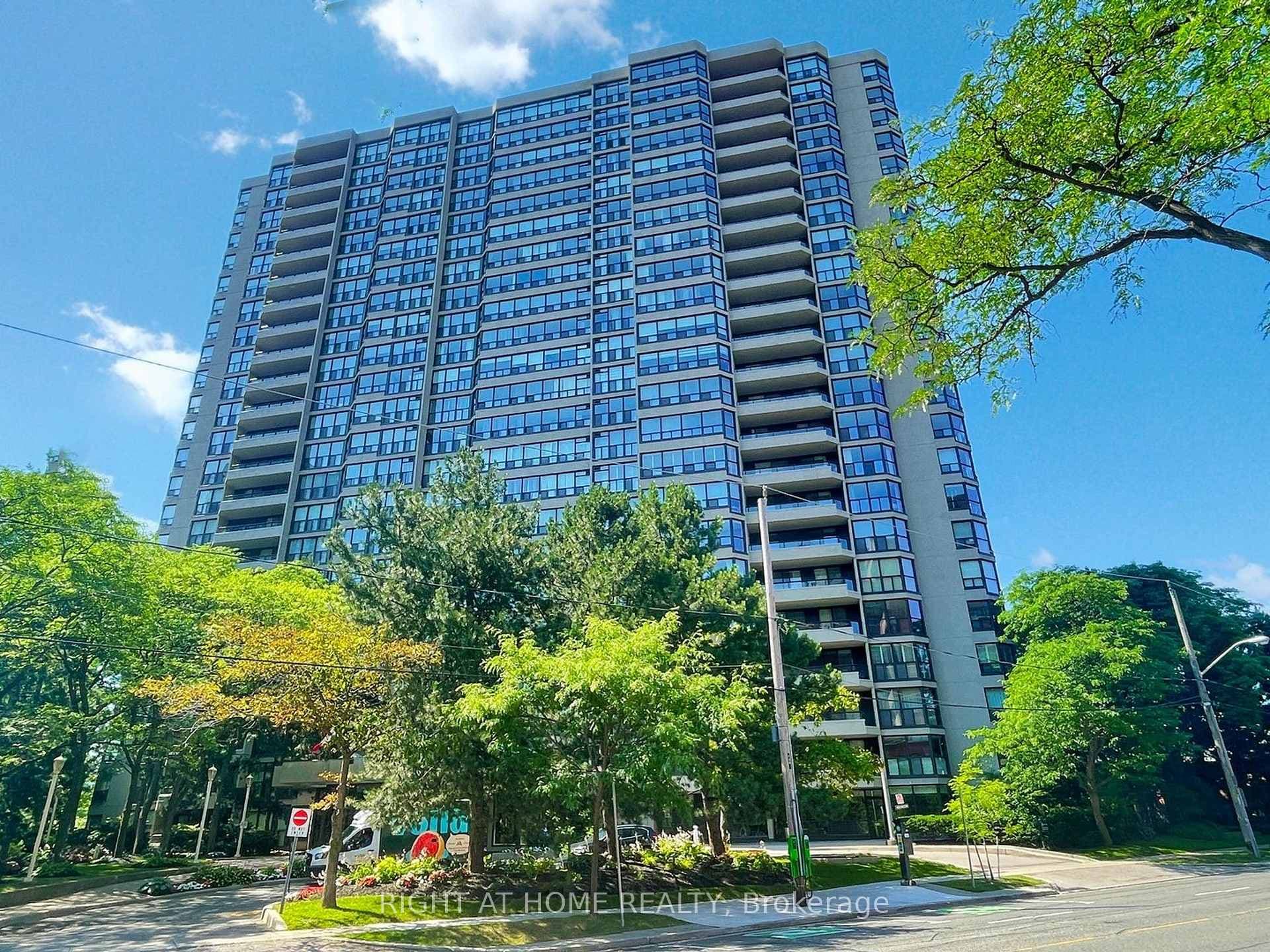 33 Elmhurst Avenue Unit 606 photo 1