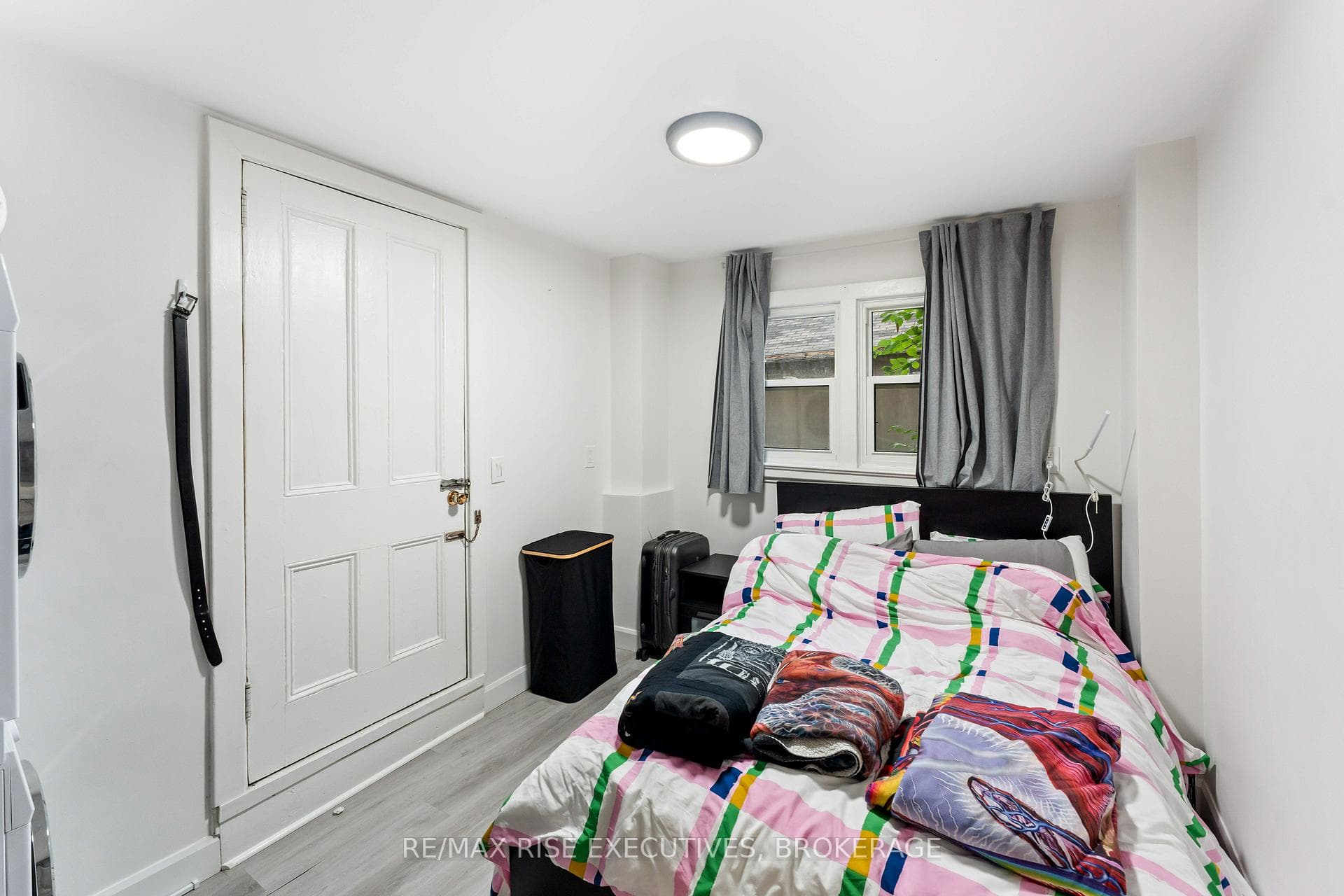 247 Queen Street photo 9
