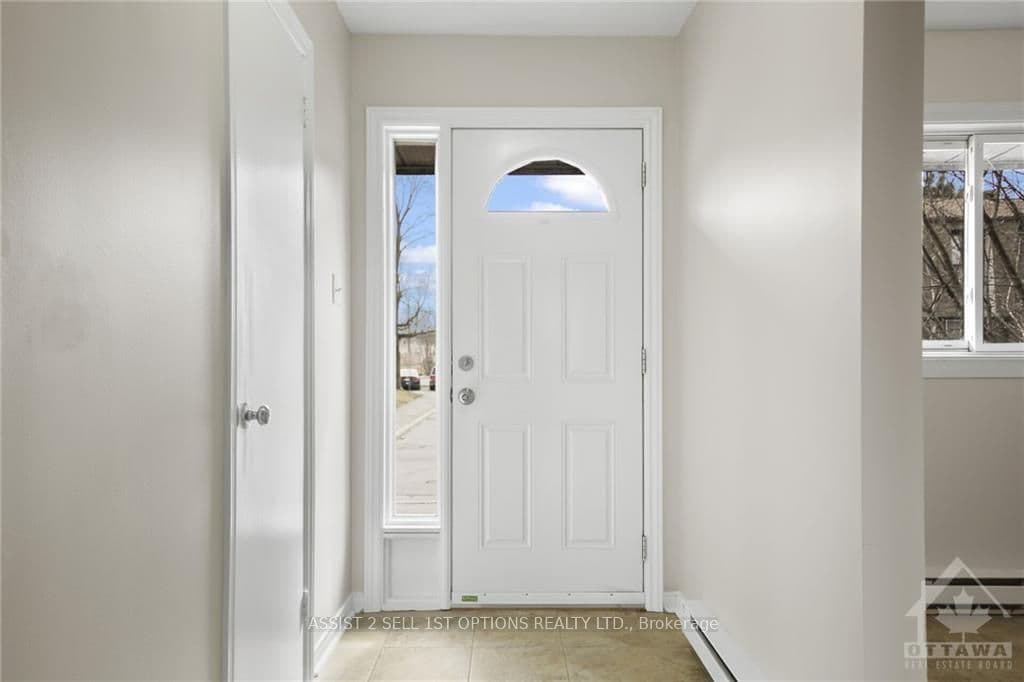 5 WOODVALE Unit A photo 2