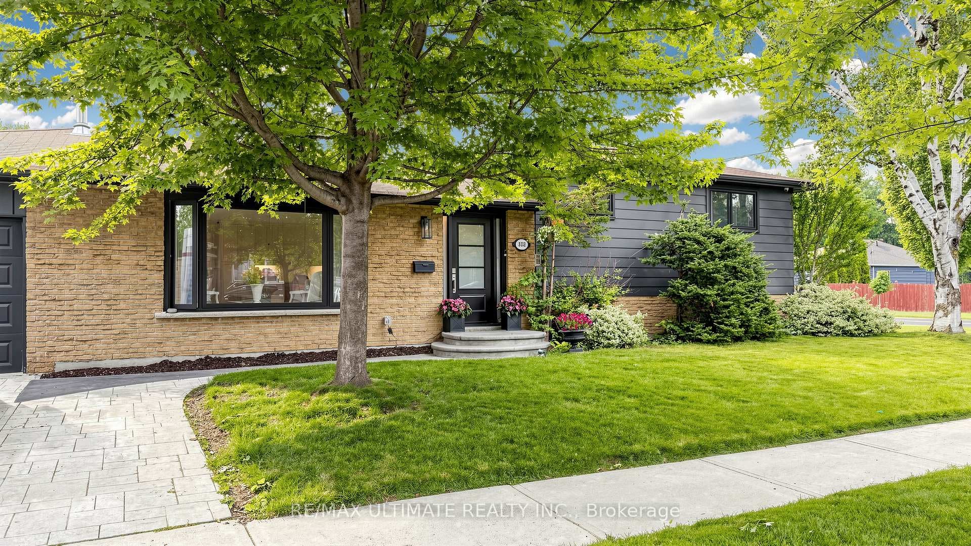 112 Coronation Drive photo 1