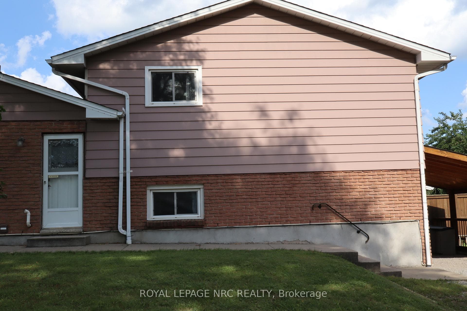 sideyard to backyard