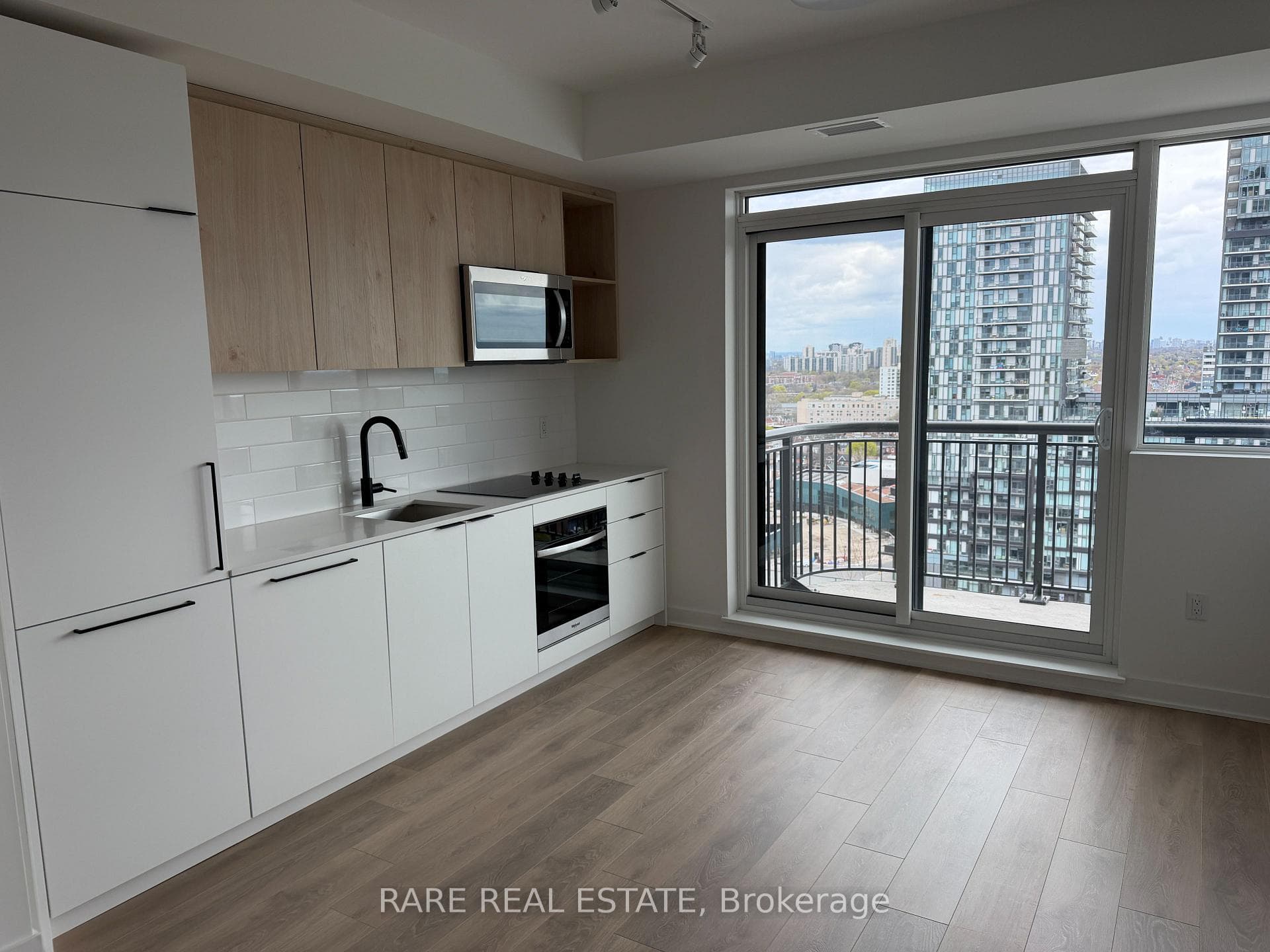 1185 Dupont Street Unit 1411 photo 32