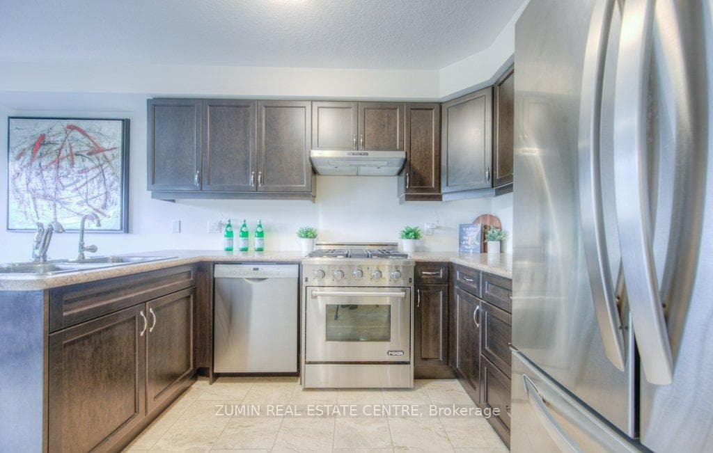 629 Isaiah Crescent photo 10
