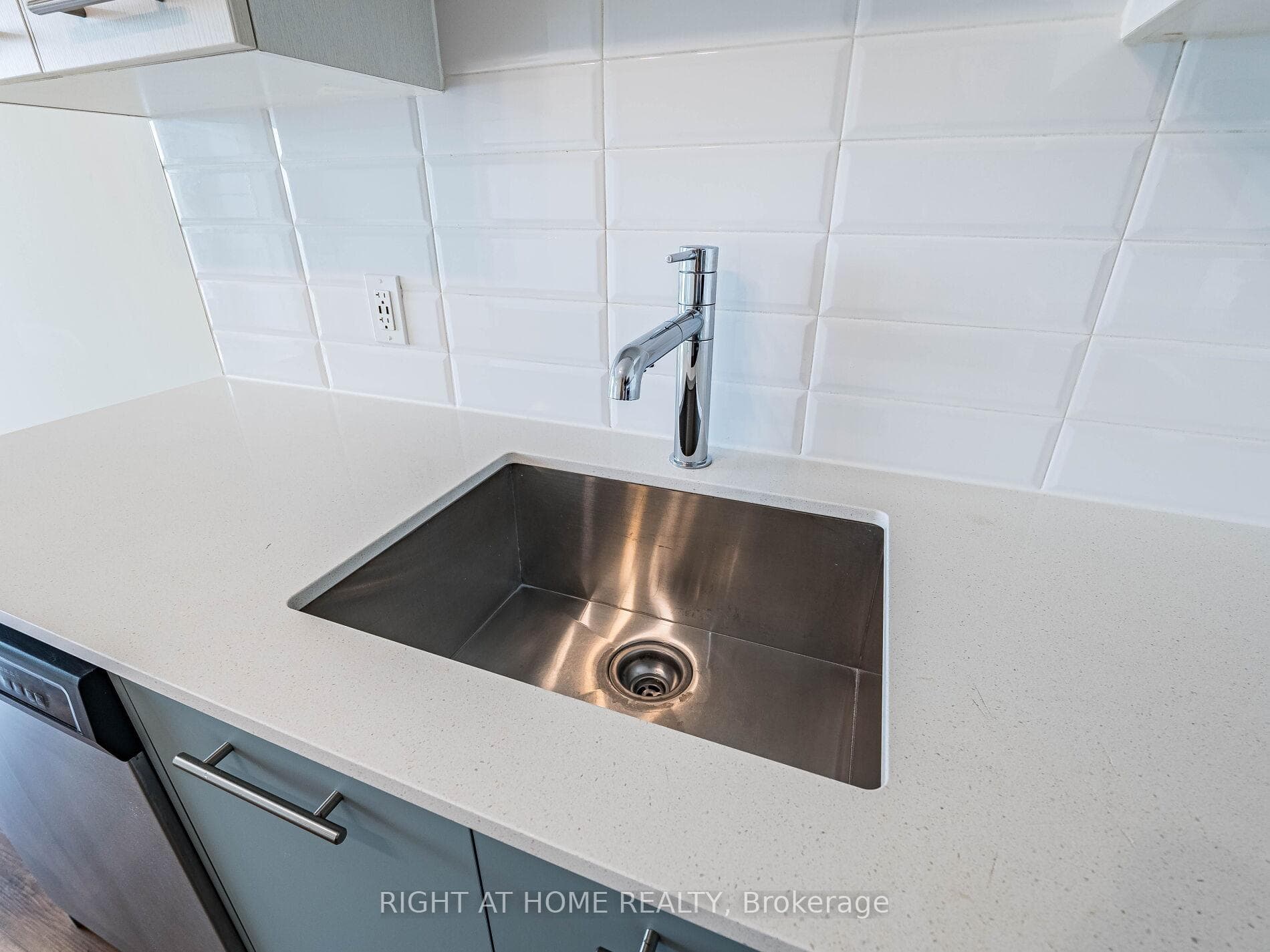385 Winston Road Unit 804 photo 31